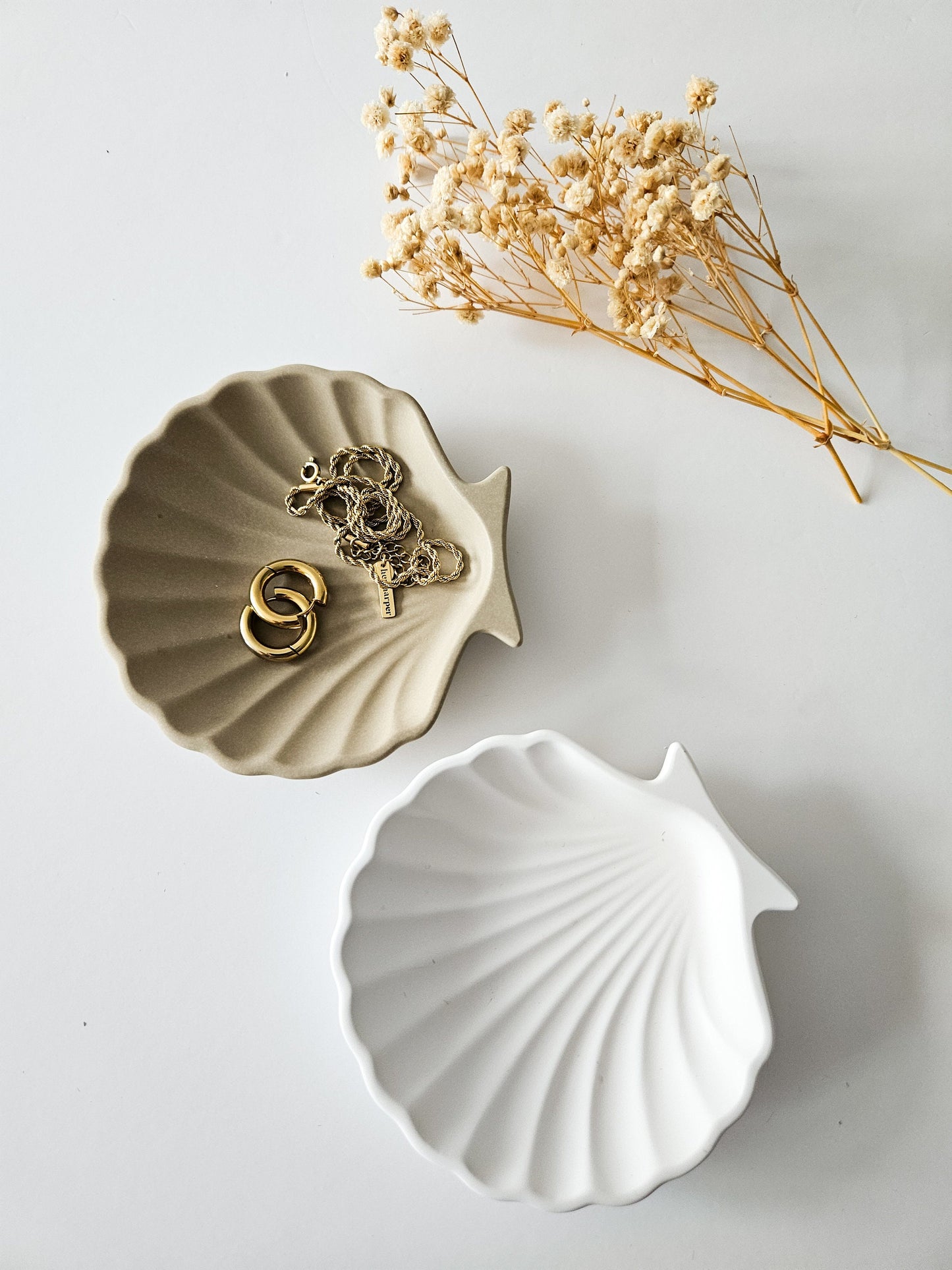YESOstudio Seashell-Shaped Jewellery Dish