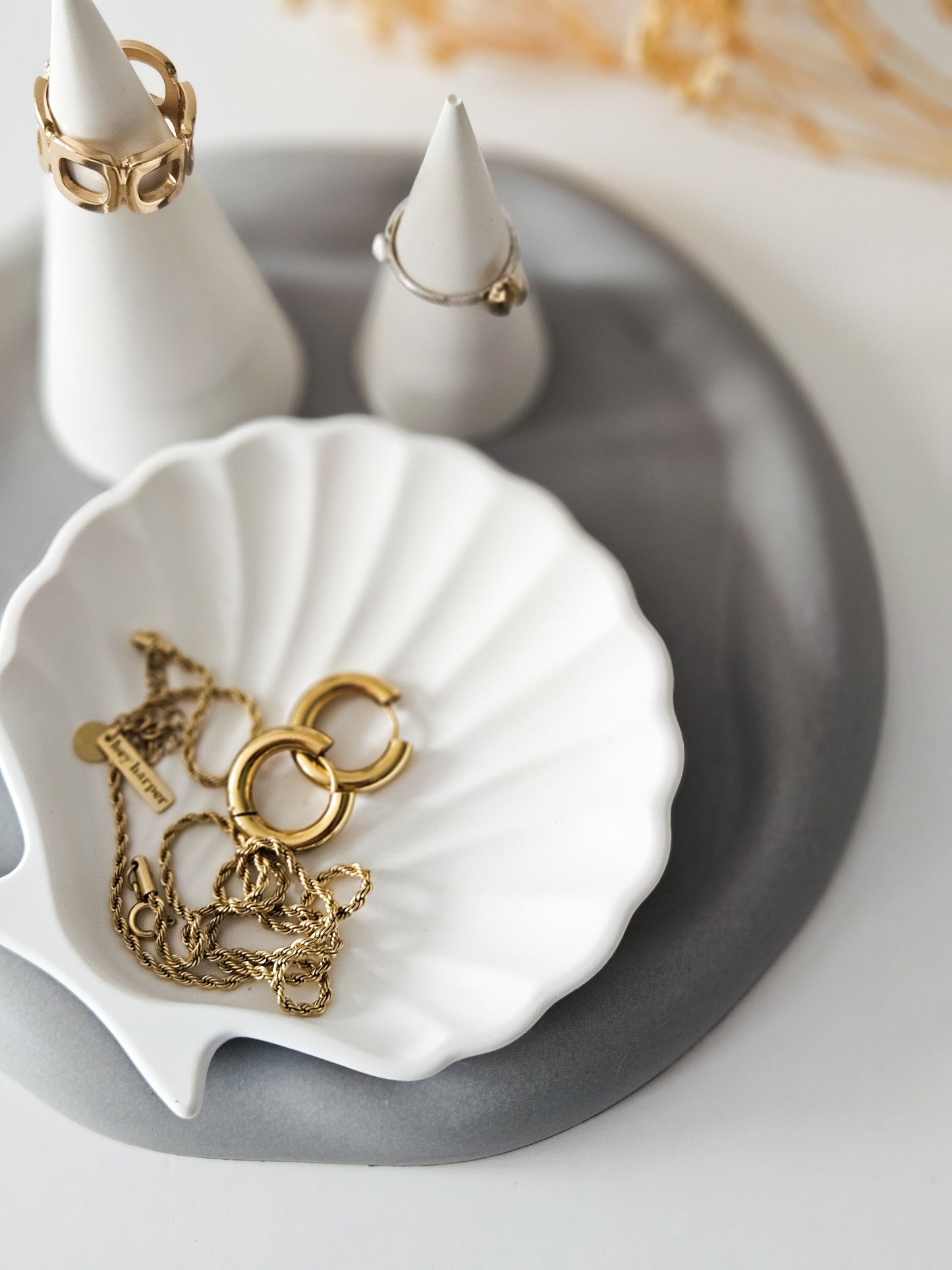 YESOstudio Seashell-Shaped Trinket Dish
