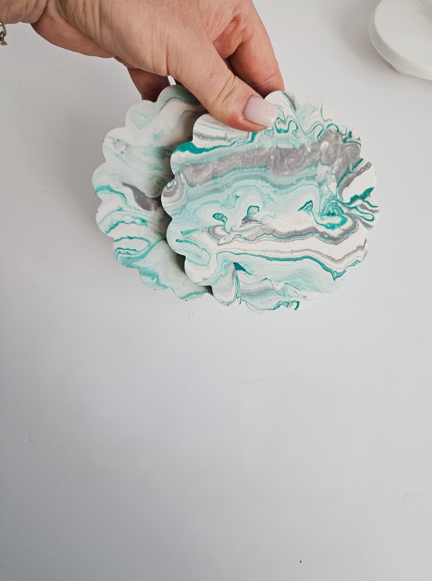 Set of 2 Round Scalloped Coasters – Green and Grey Marble Effect