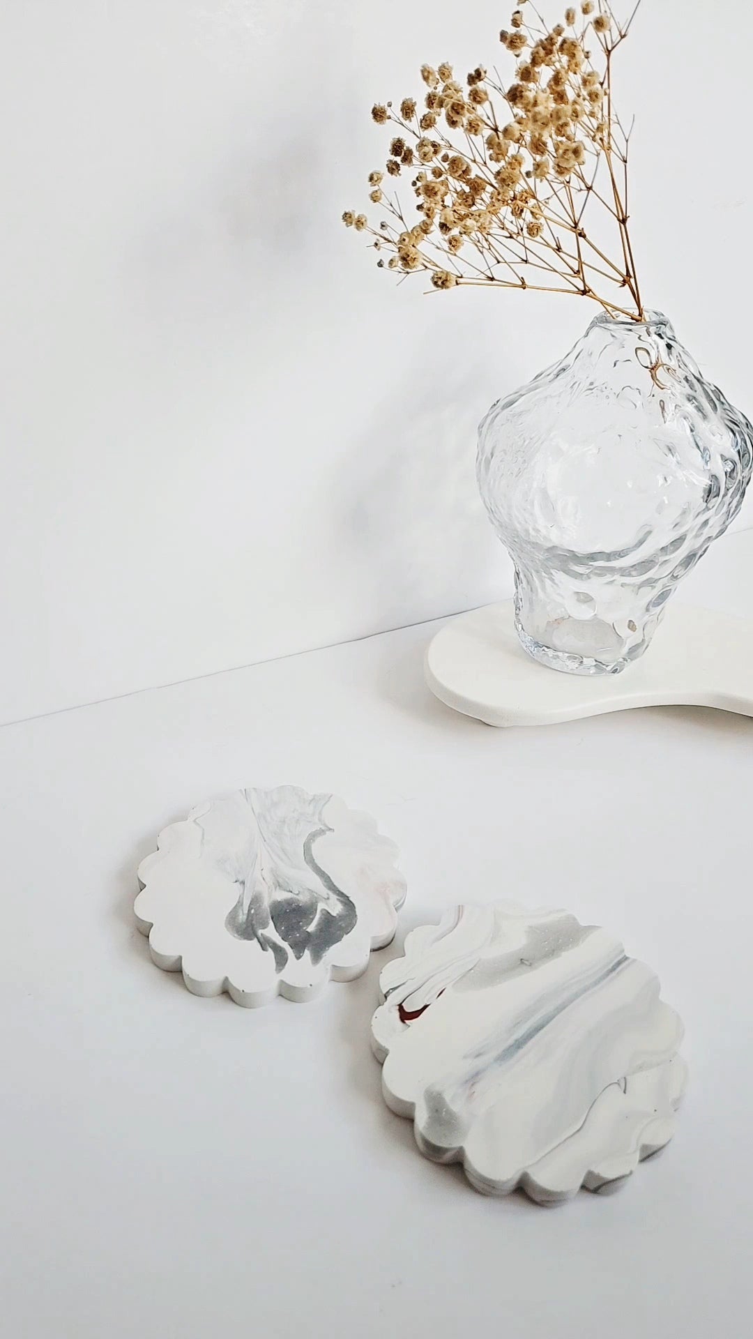 Set of 2 Round Scalloped Coasters - Marble Effect - White with Grey & Hint of Red