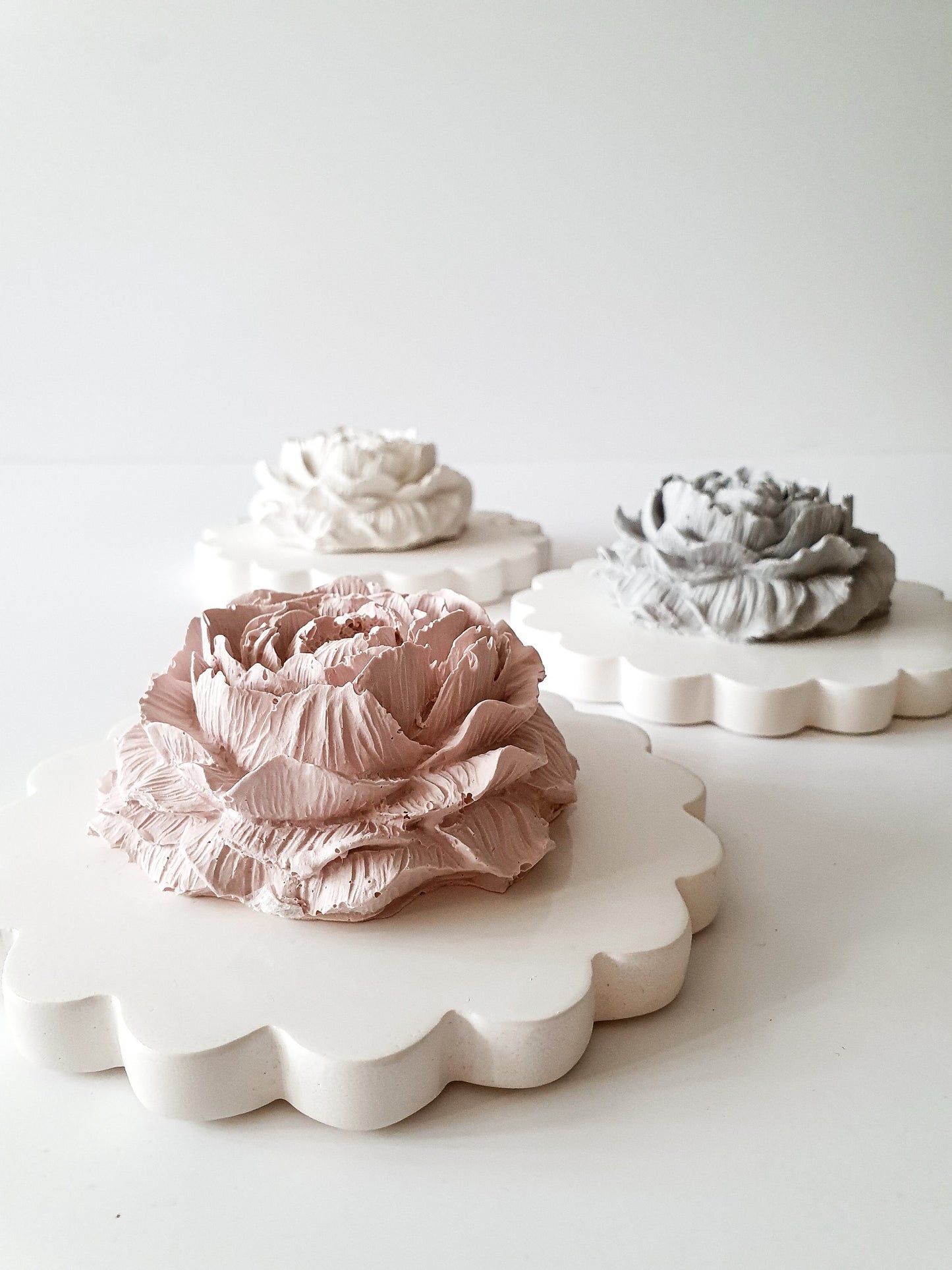 YESOstudio Peony Stone Diffuser and Scallop Coaster Set An Elegant Gift for Any Occasion