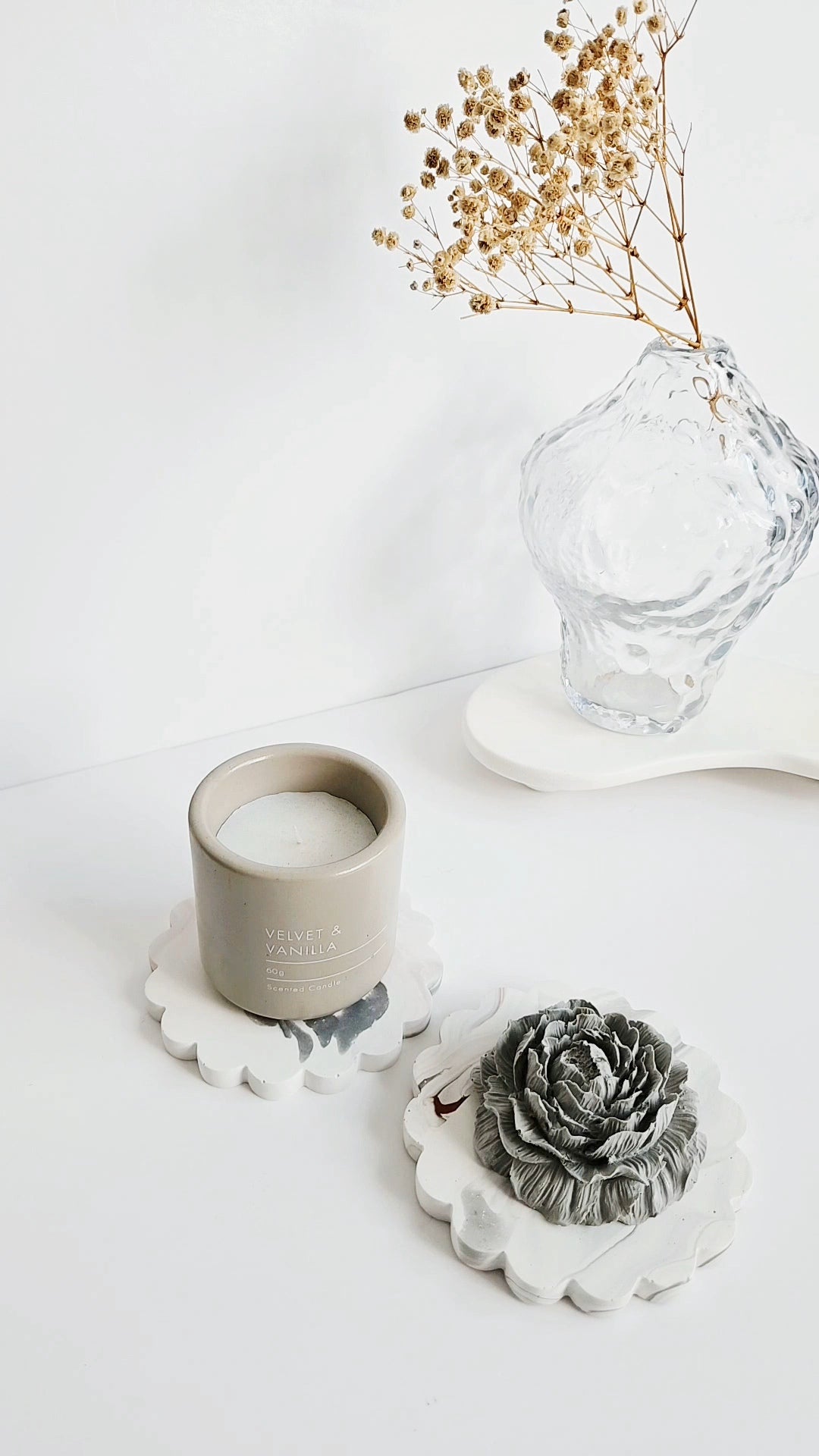 Set of 2 Round Scalloped Coasters - Marble Effect - White with Grey & Hint of Red