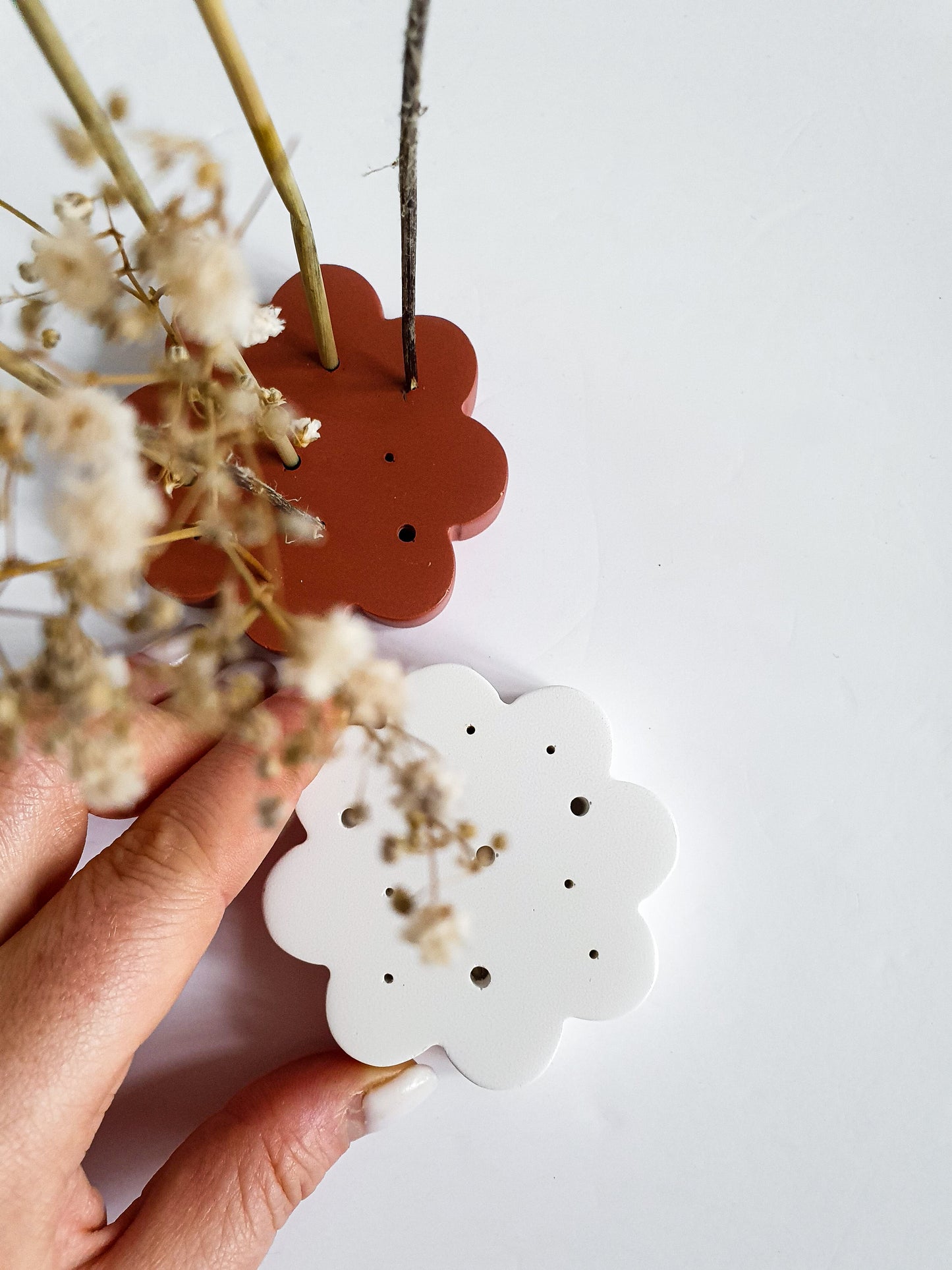 YESOstudio Dried Flower Scallop Stand – Elegant Floral Display