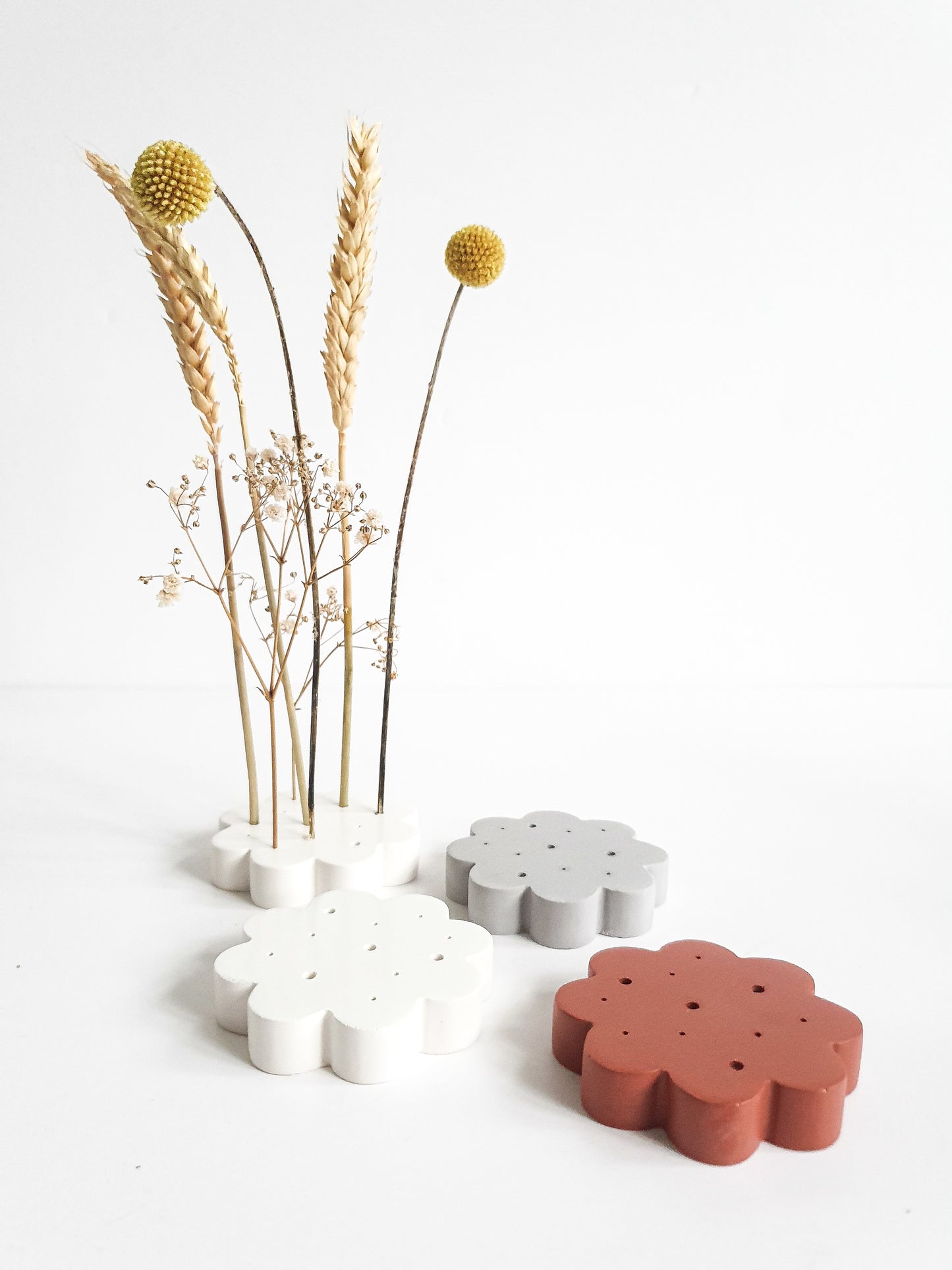 YESOstudio Dried Flower Scallop Stand – Elegant Floral Display