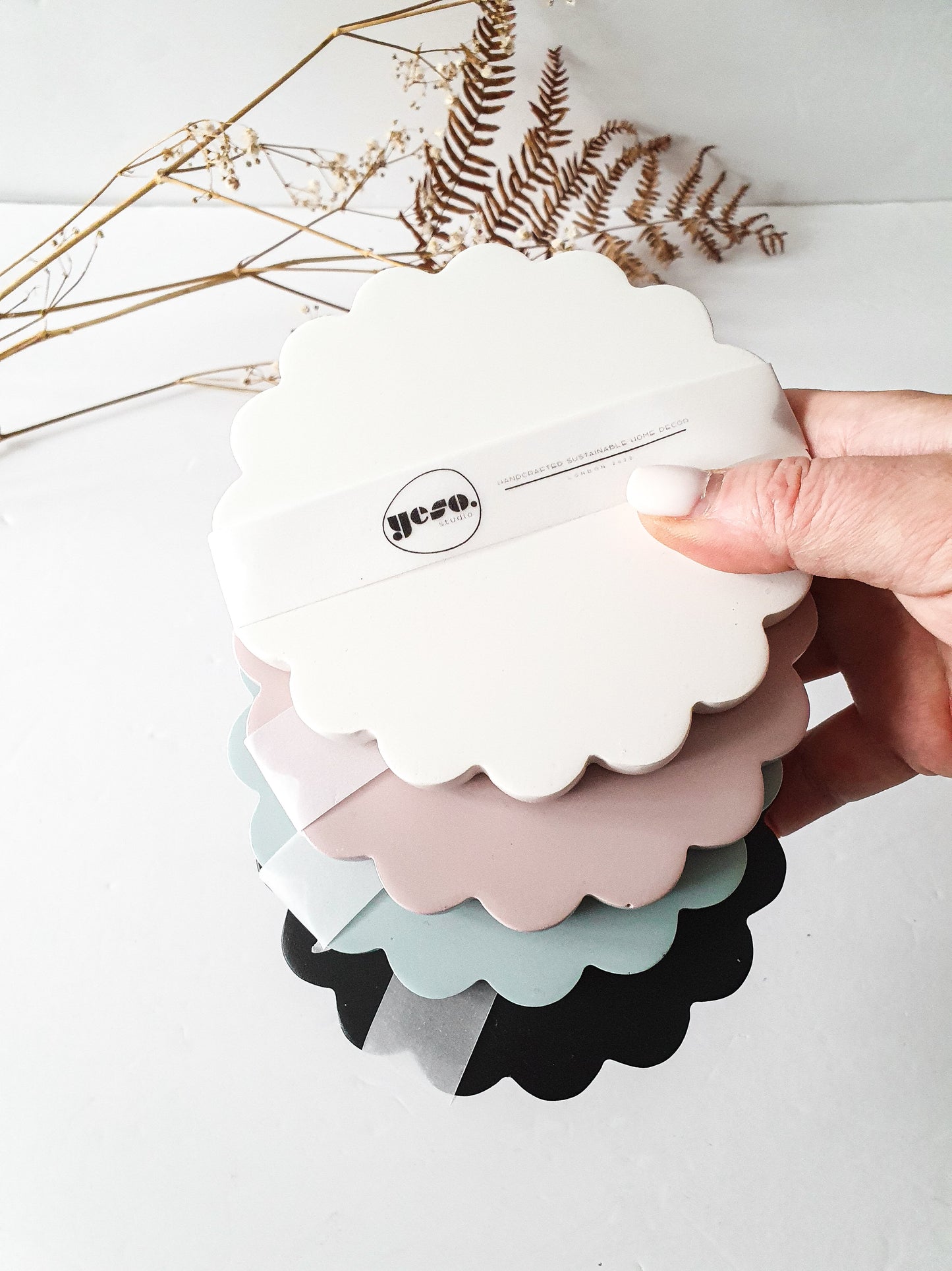 YESOstudio Original Stylish Scallop-Edged Coasters Set