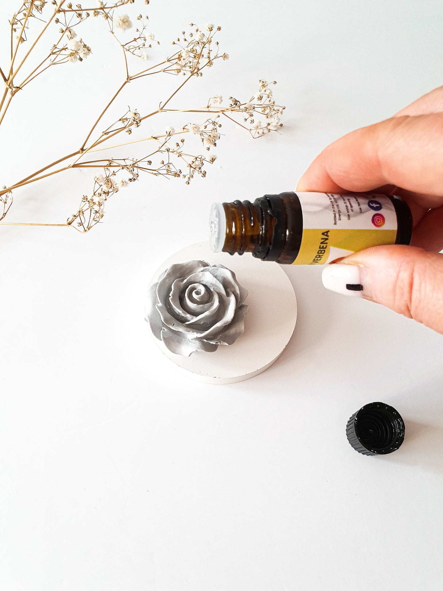 YESOstudio Compact Rose Essential Oil Diffuser