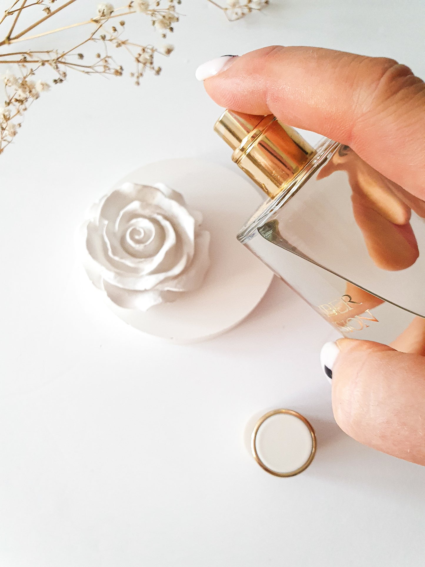 YESOstudio Compact Rose Diffuser