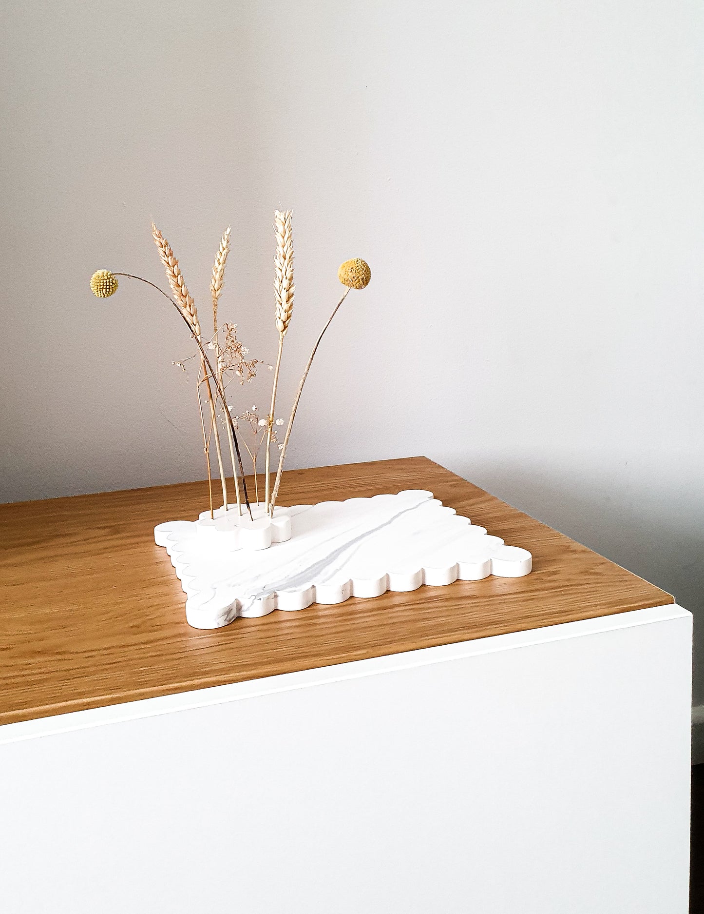 YESOstudio Elegant Scallop Rectangular Decorative Tray with delicate marble effect
