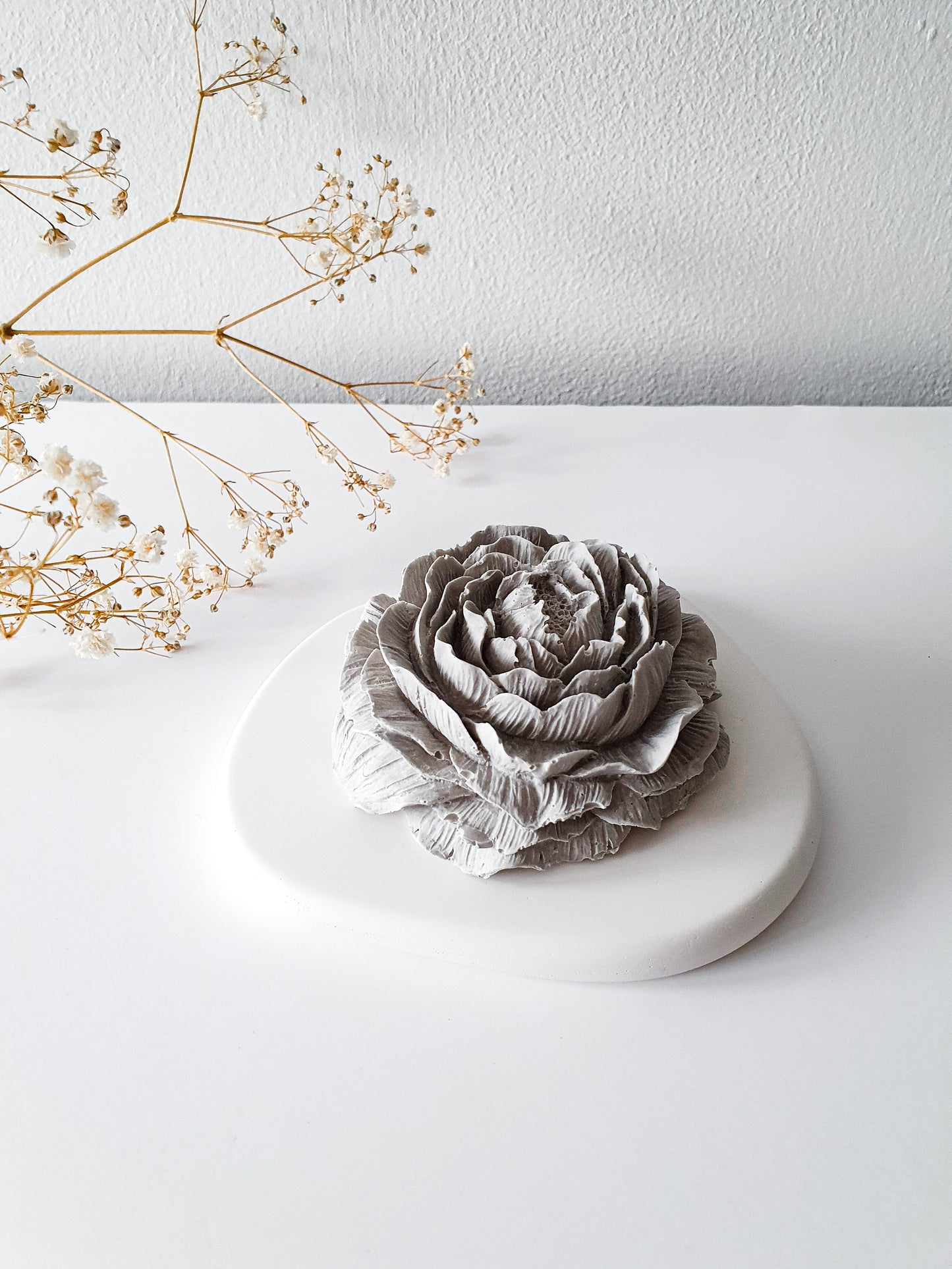 YESOstudio Peony Essential Oil Diffuser – Elegant and Practical Mothers Day Gift