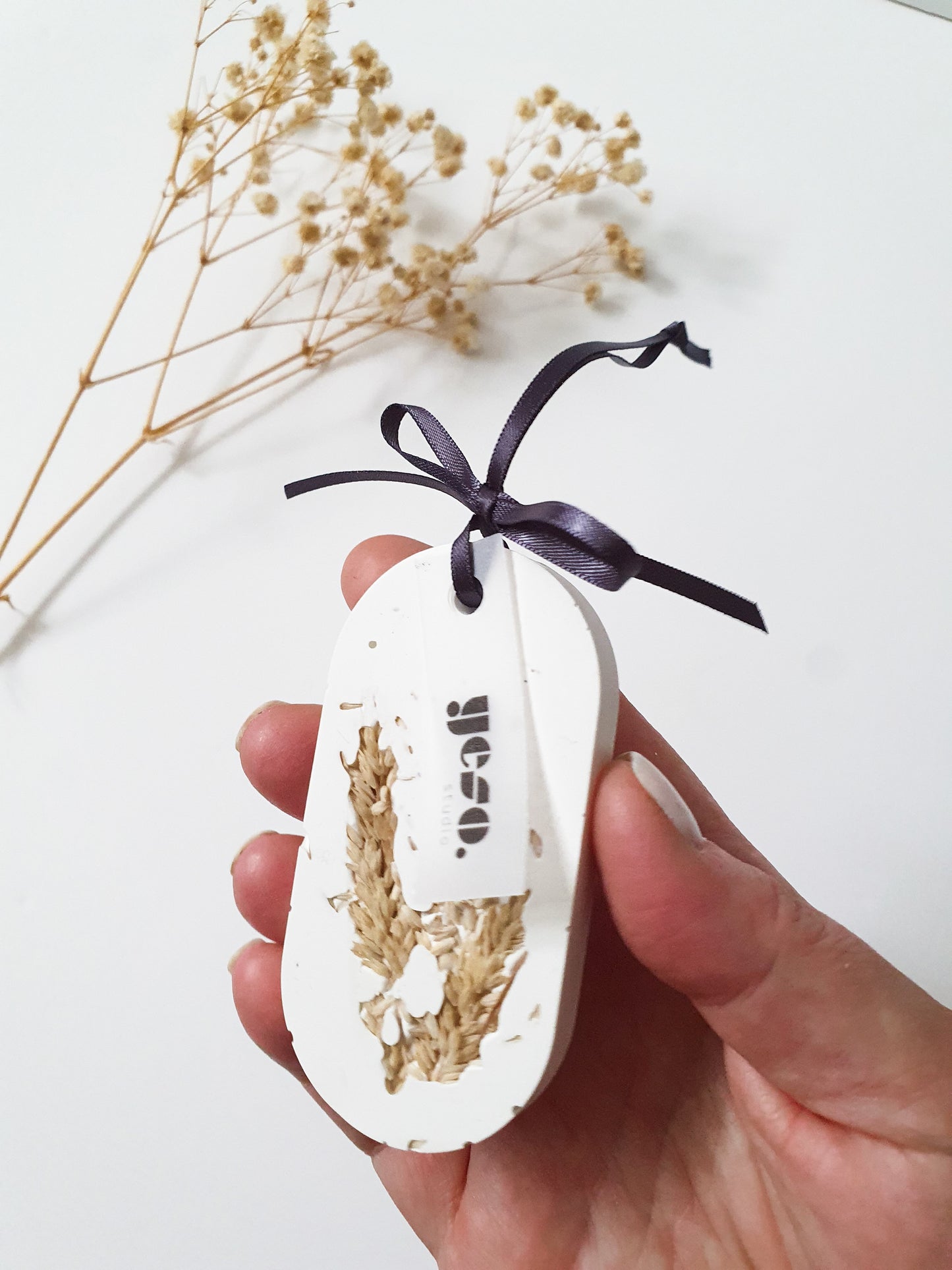 Natural Aroma Stone Tag Diffusers Set