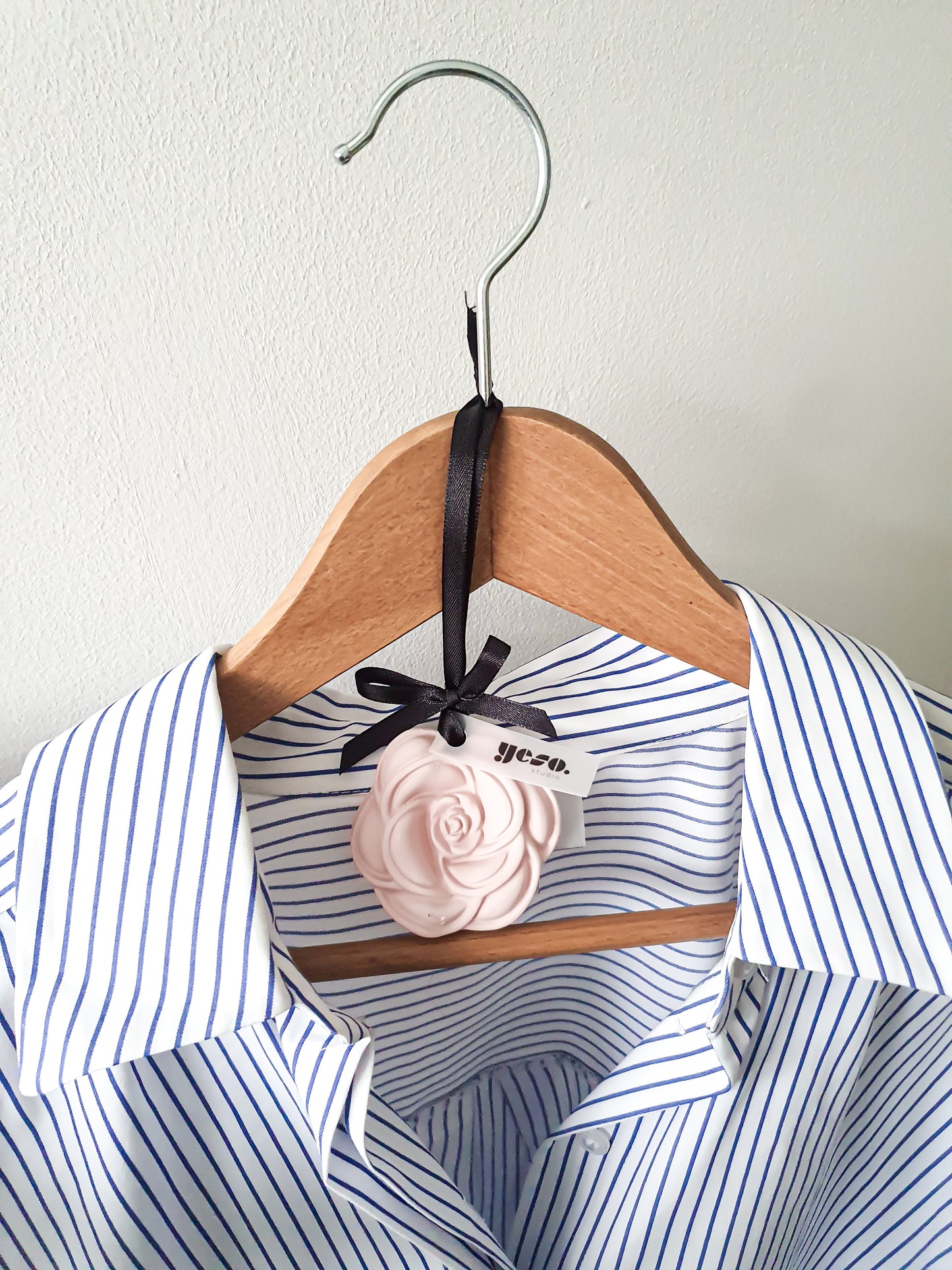 YESOstudio Rose-Shaped Aroma Tag Diffusers Gift Set