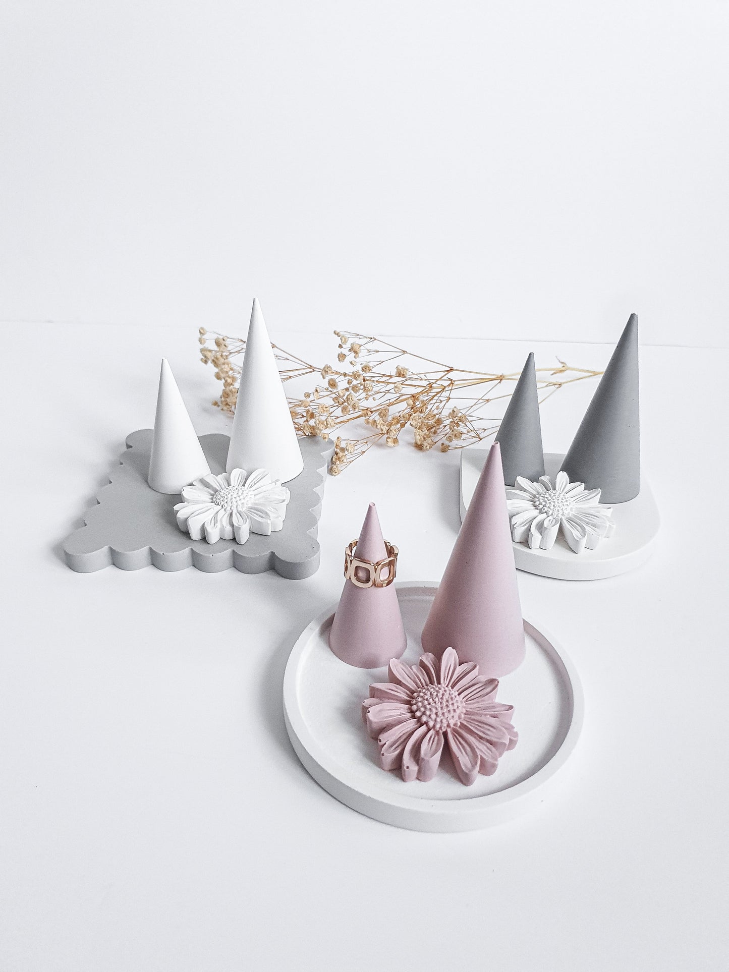 Classic Ring Cones Set