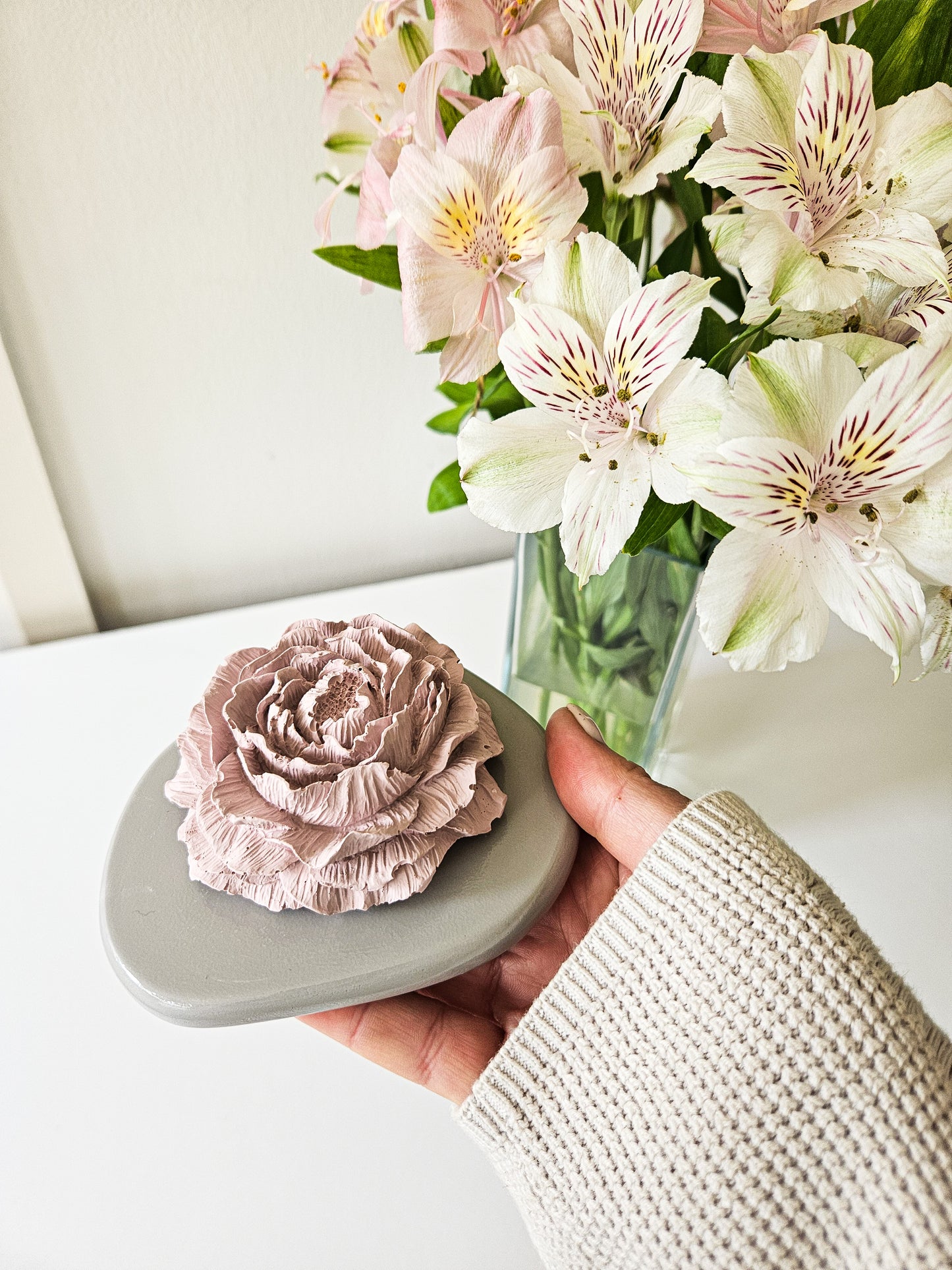 YESOstudio Peony Diffuser – Elegant and Practical Mothers Day Gift