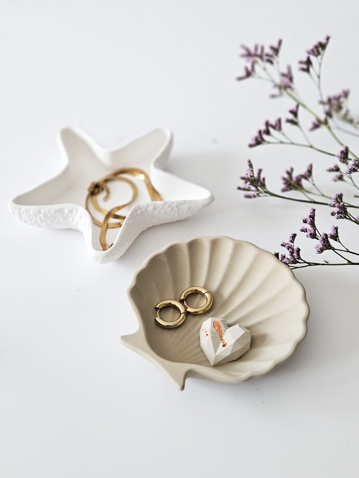 YESOstudio Seashell-Shaped Trinket Dish