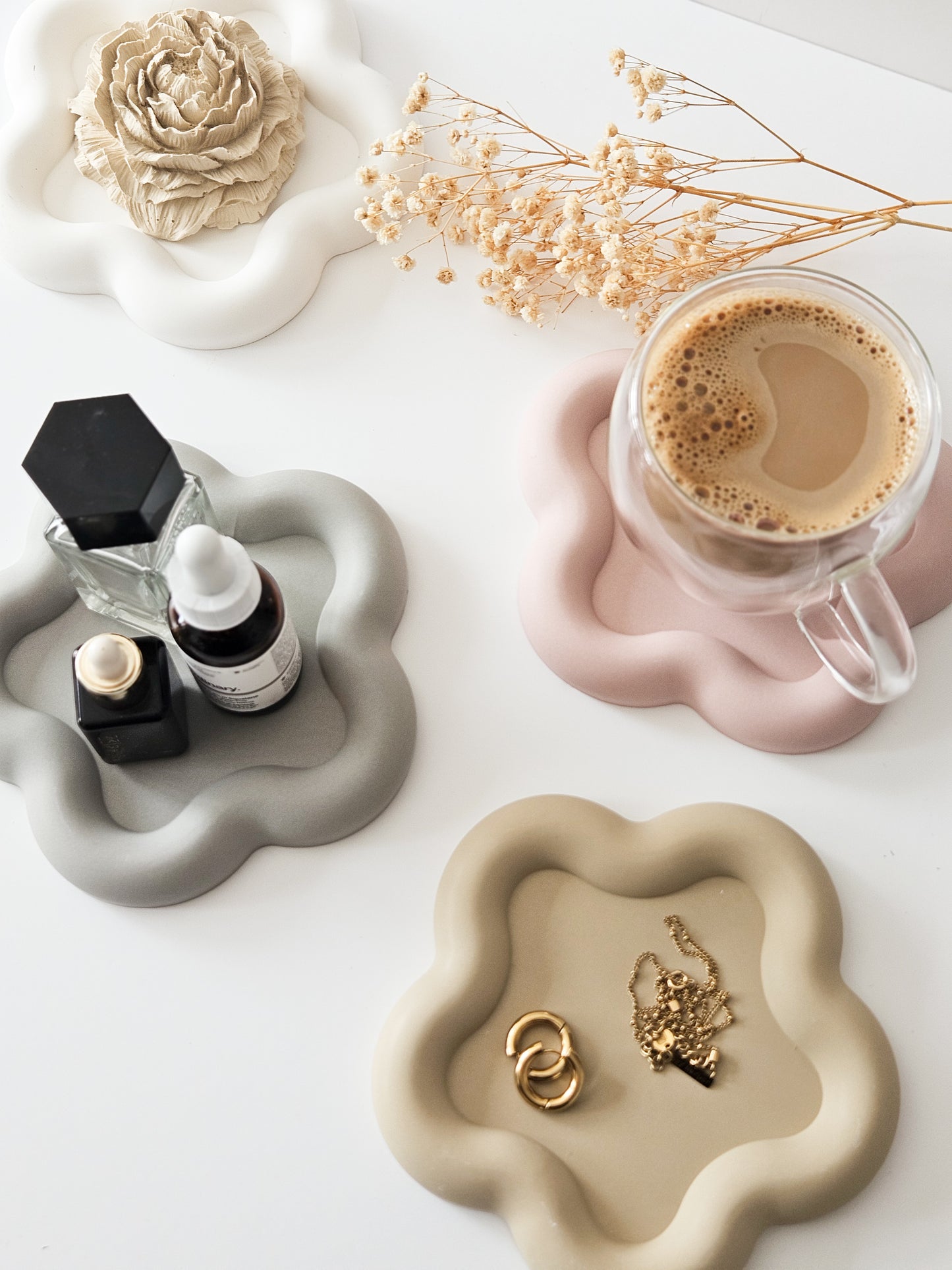 YESOstudio Chunky Flower-Shaped Cosmetic Organising Mini Tray