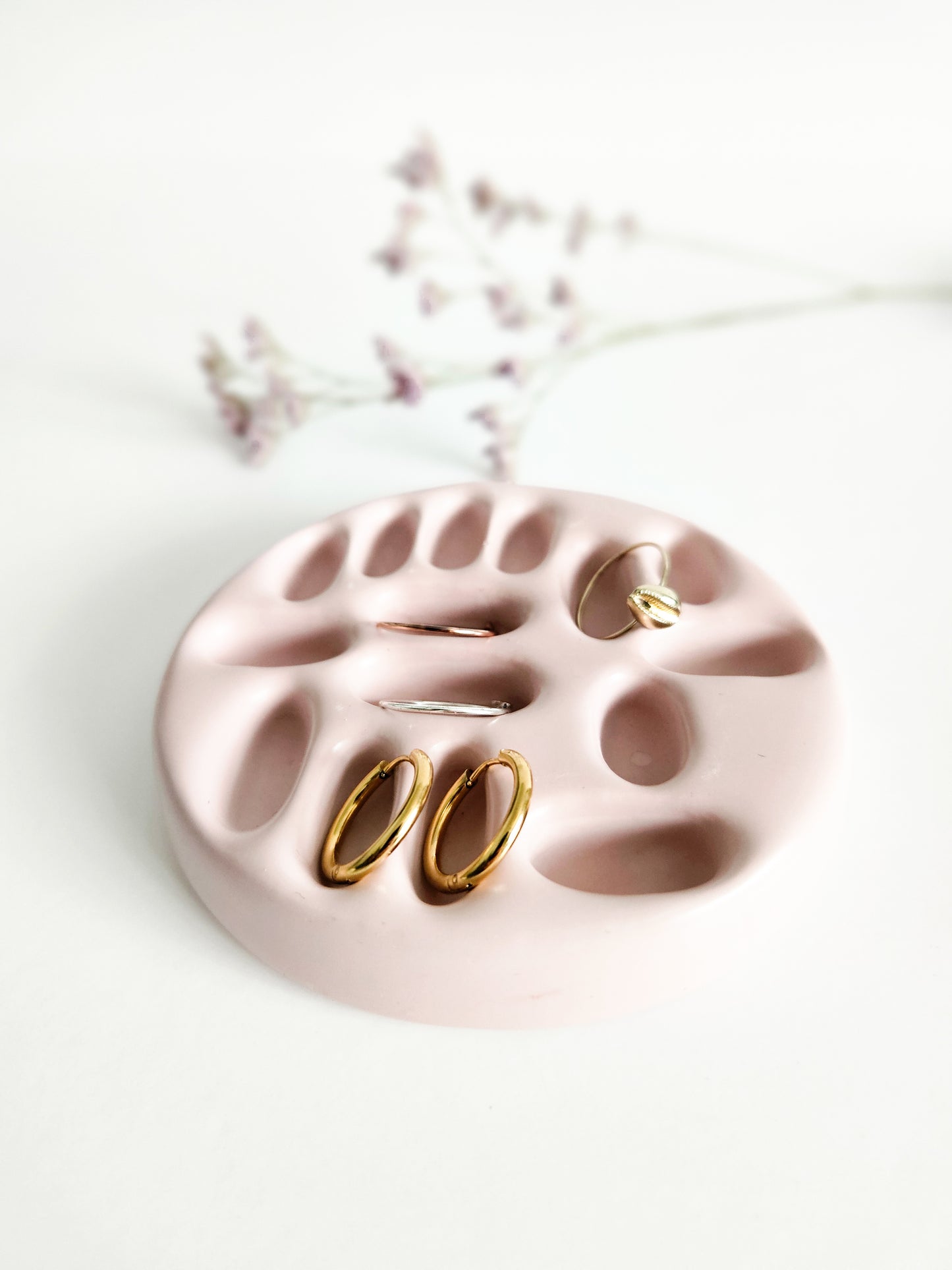 YESOstudio Minimalist Round Stone Rings Dish