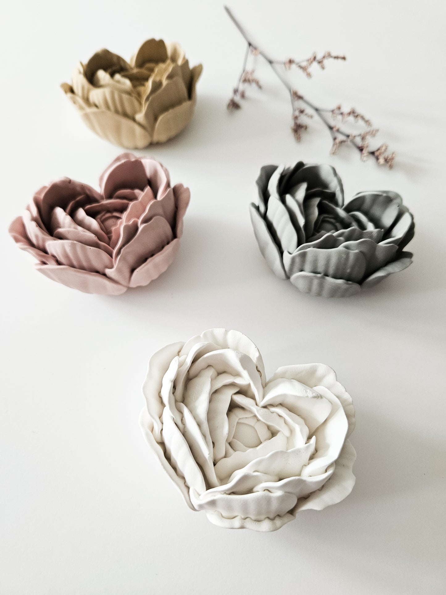 YESOstudio Heart-Shaped Flower Essential Oil Diffuser
