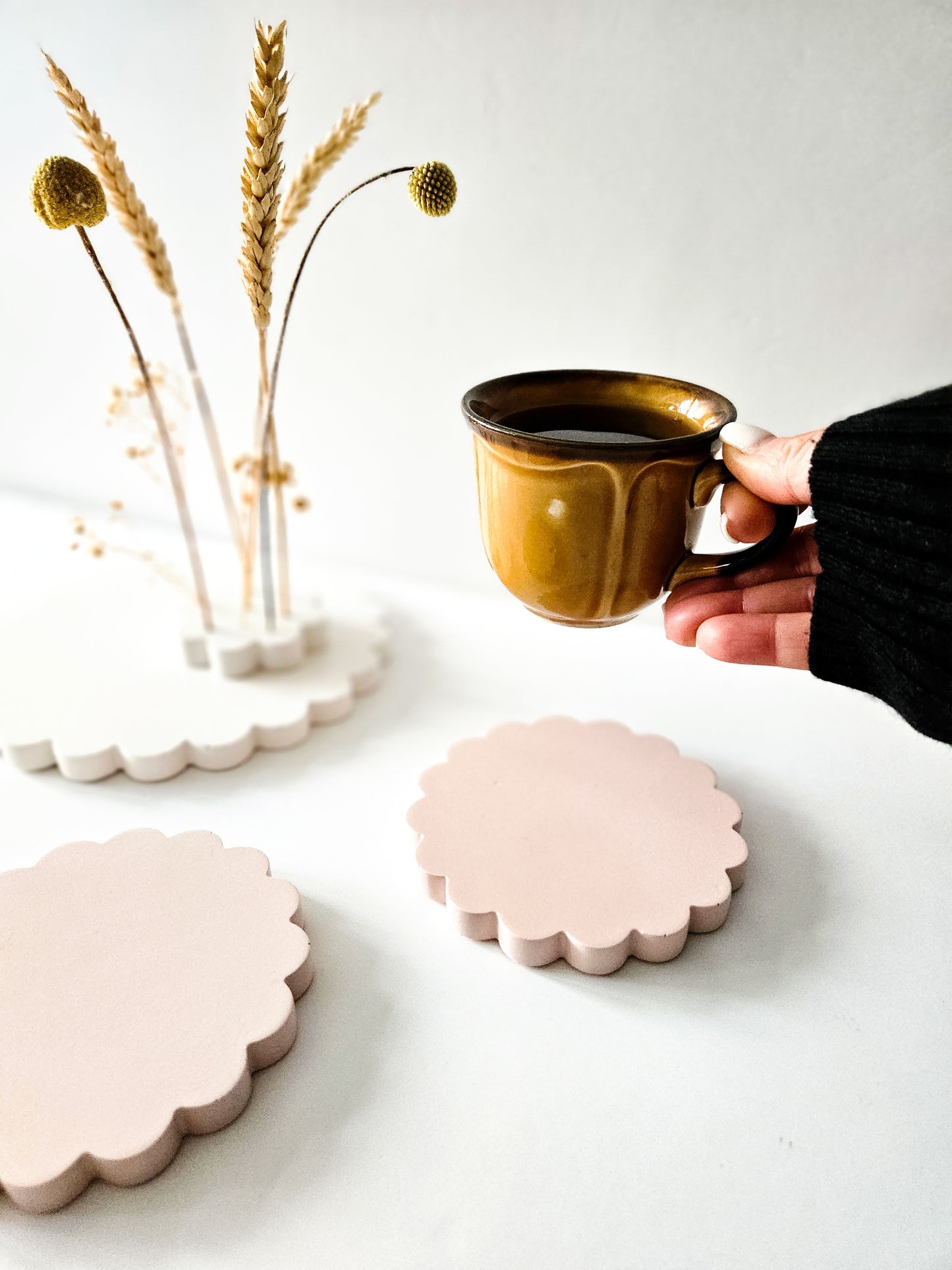 YESOstudio Original Stylish Scallop-Edged Coasters Set
