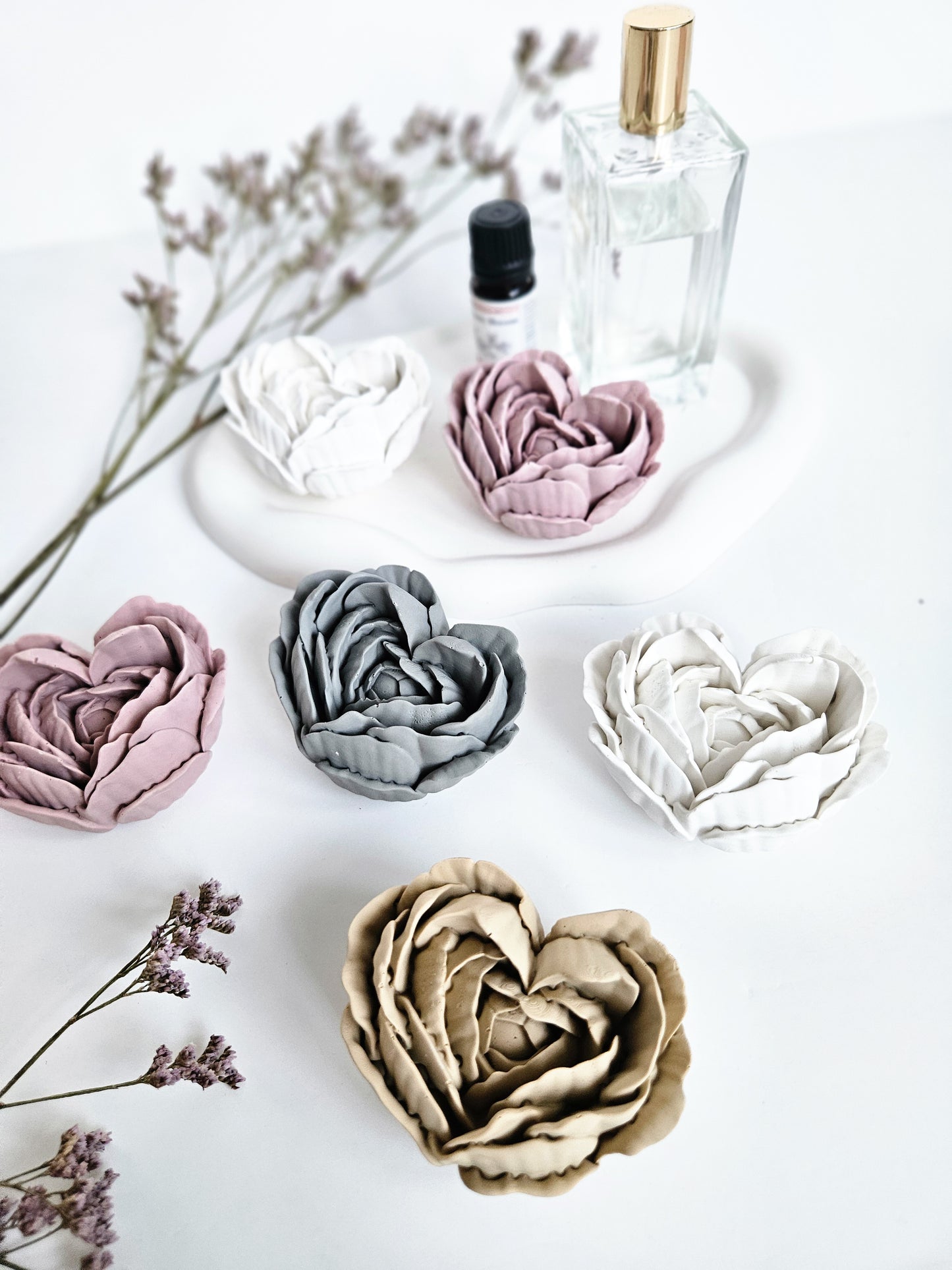 YESOstudio Heart-Shaped Flower Essential Oil Diffuser