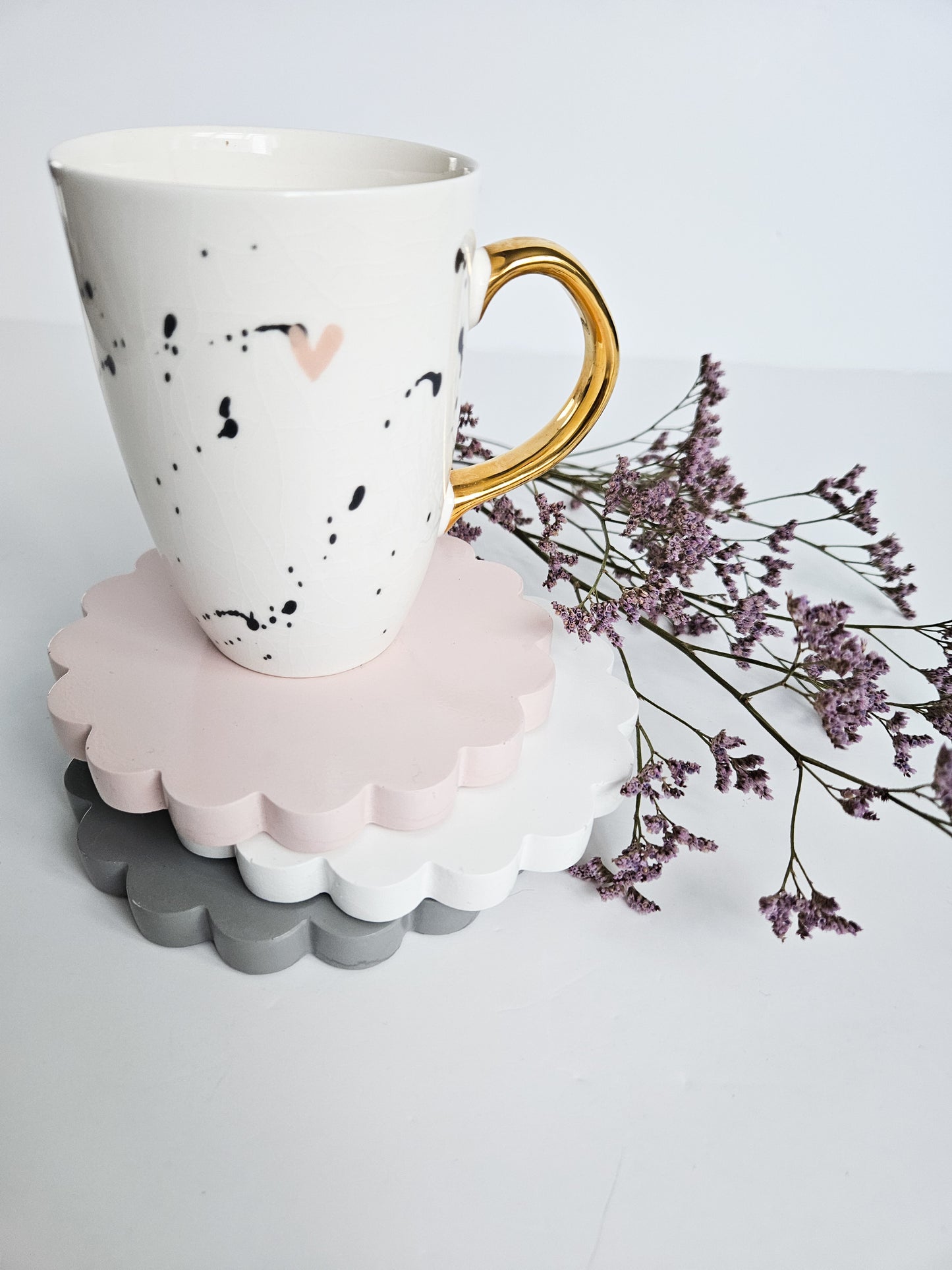 YESOstudio Original Stylish Scallop-Edged Coasters Set