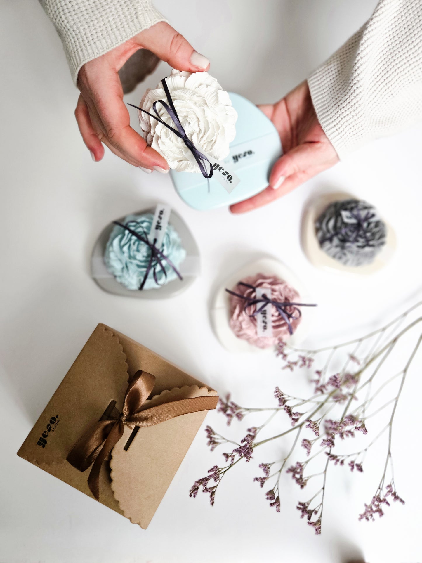YESOstudio Peony Essential Oil Diffuser – Elegant and Practical Mothers Day Gift
