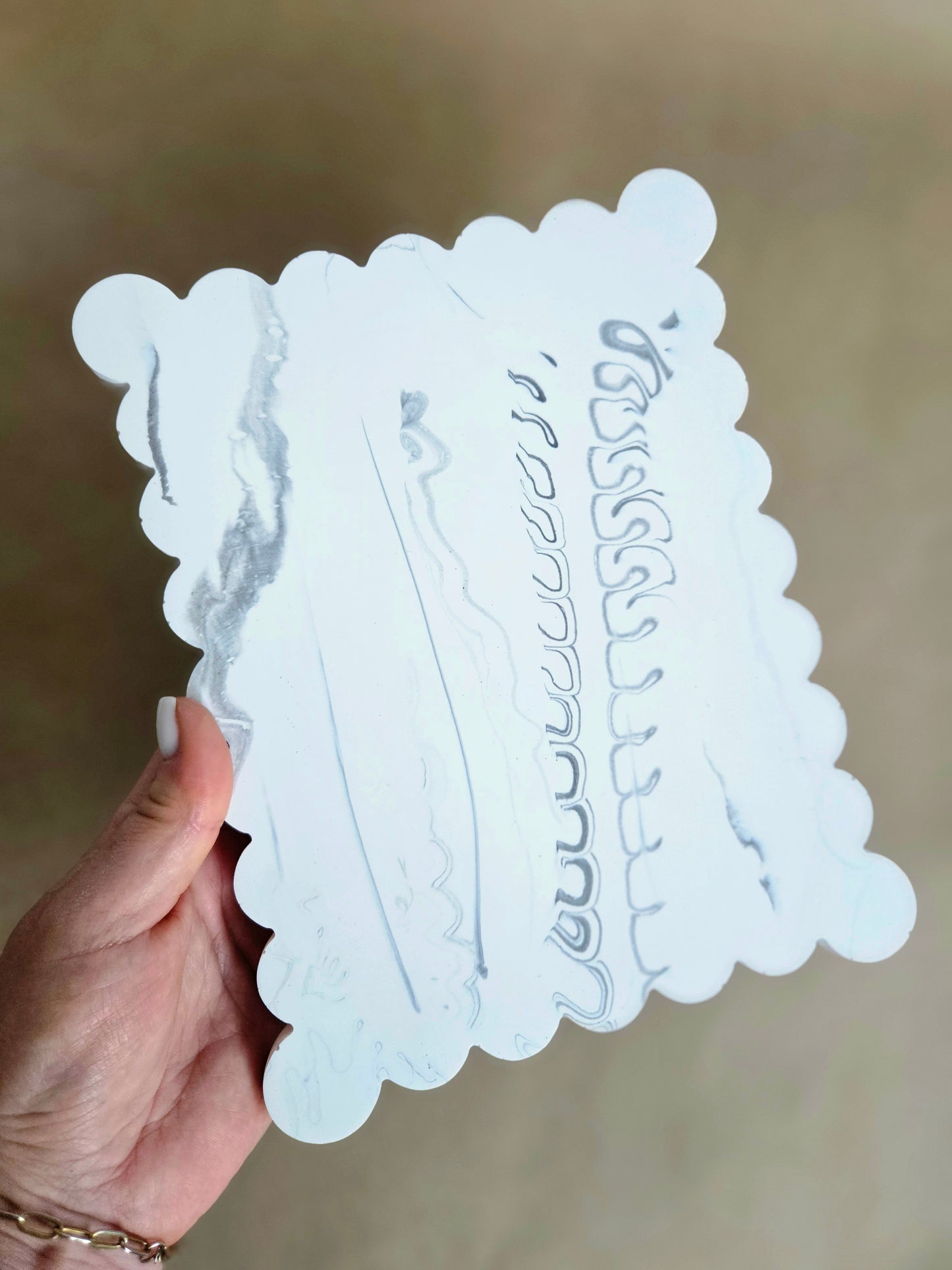 Large Scalloped Rectangular Tray – White with Grey Marble Effect 2