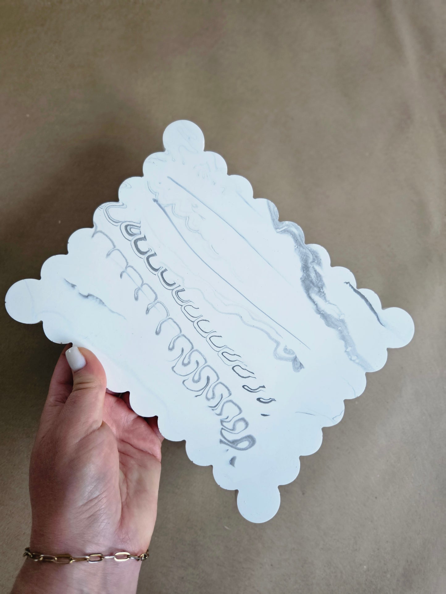 Large Scalloped Rectangular Tray – White with Grey Marble Effect 2