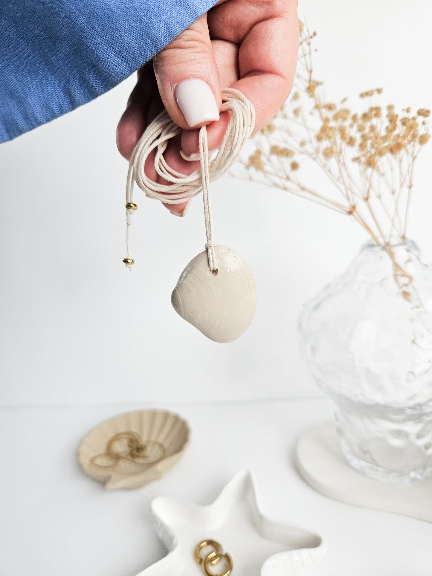 Seashell Necklace - Clam