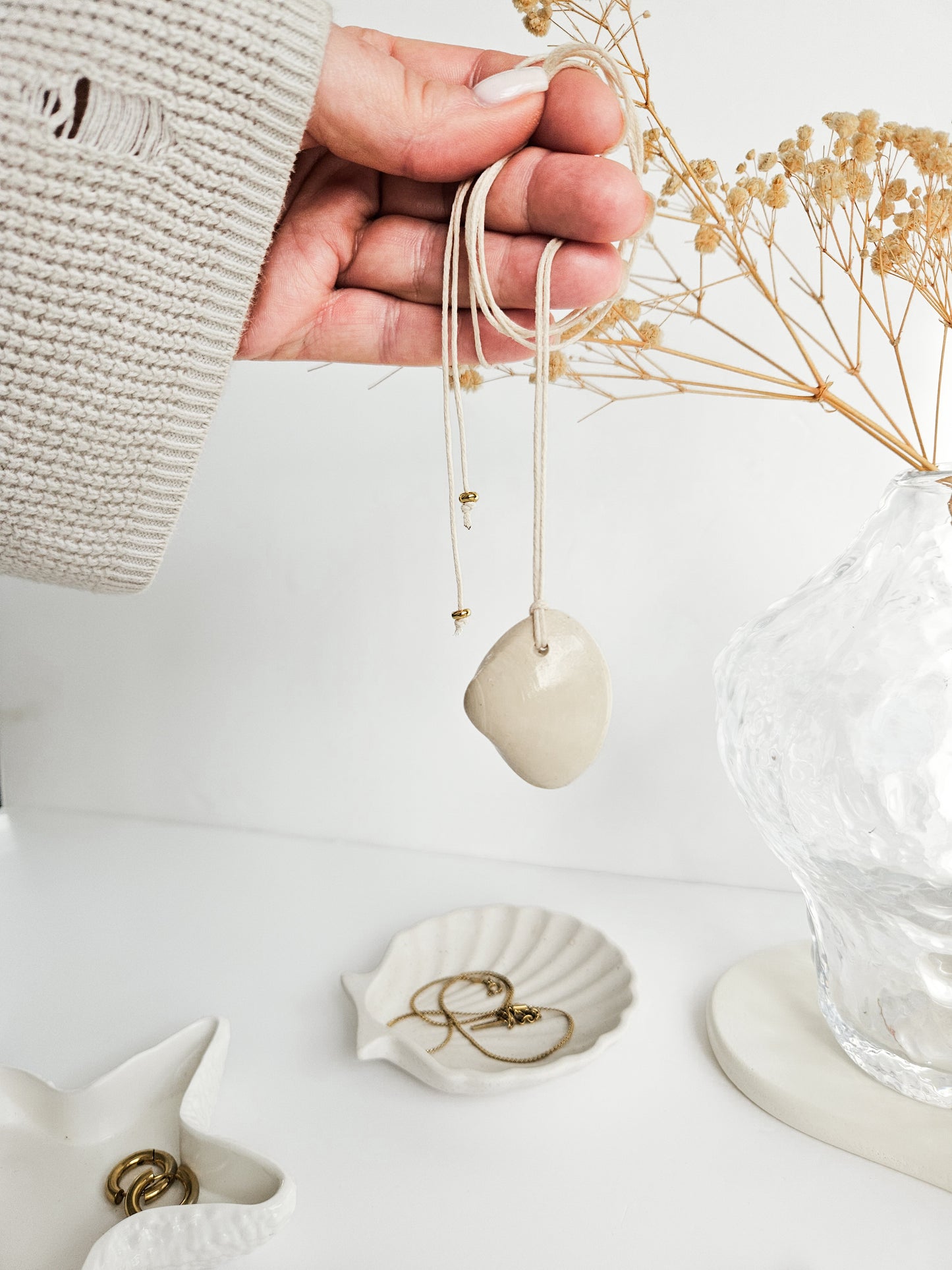Seashell Necklace - Clam