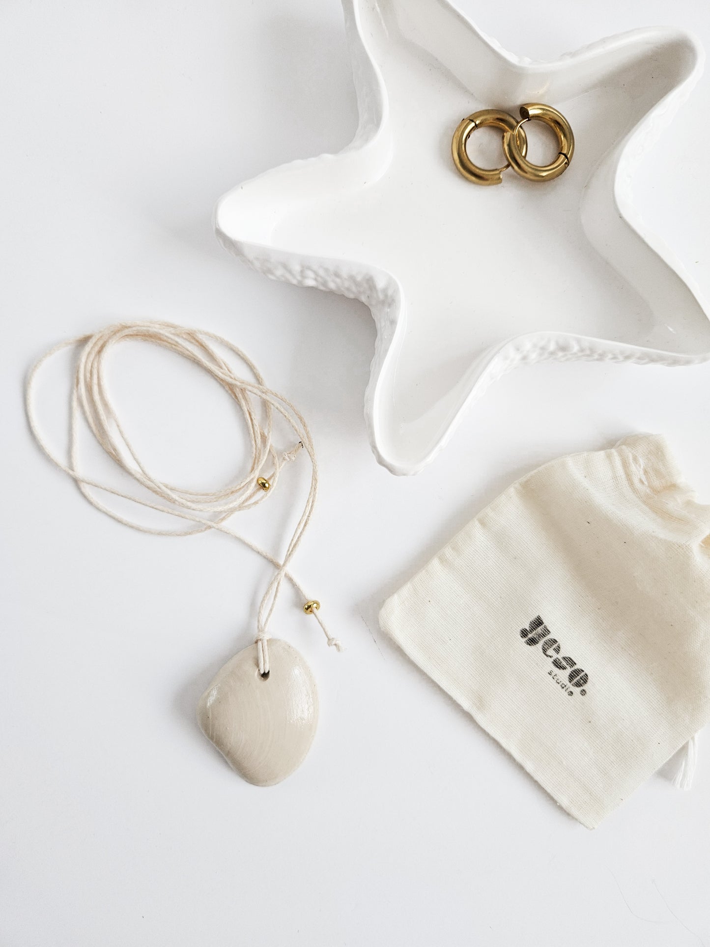 Seashell Necklace - Clam