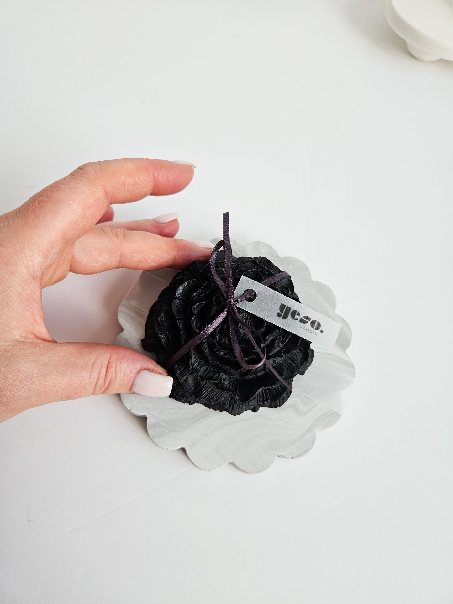 Charcoal Peony Diffuser with Scalloped Coaster in Grey Marble Effect