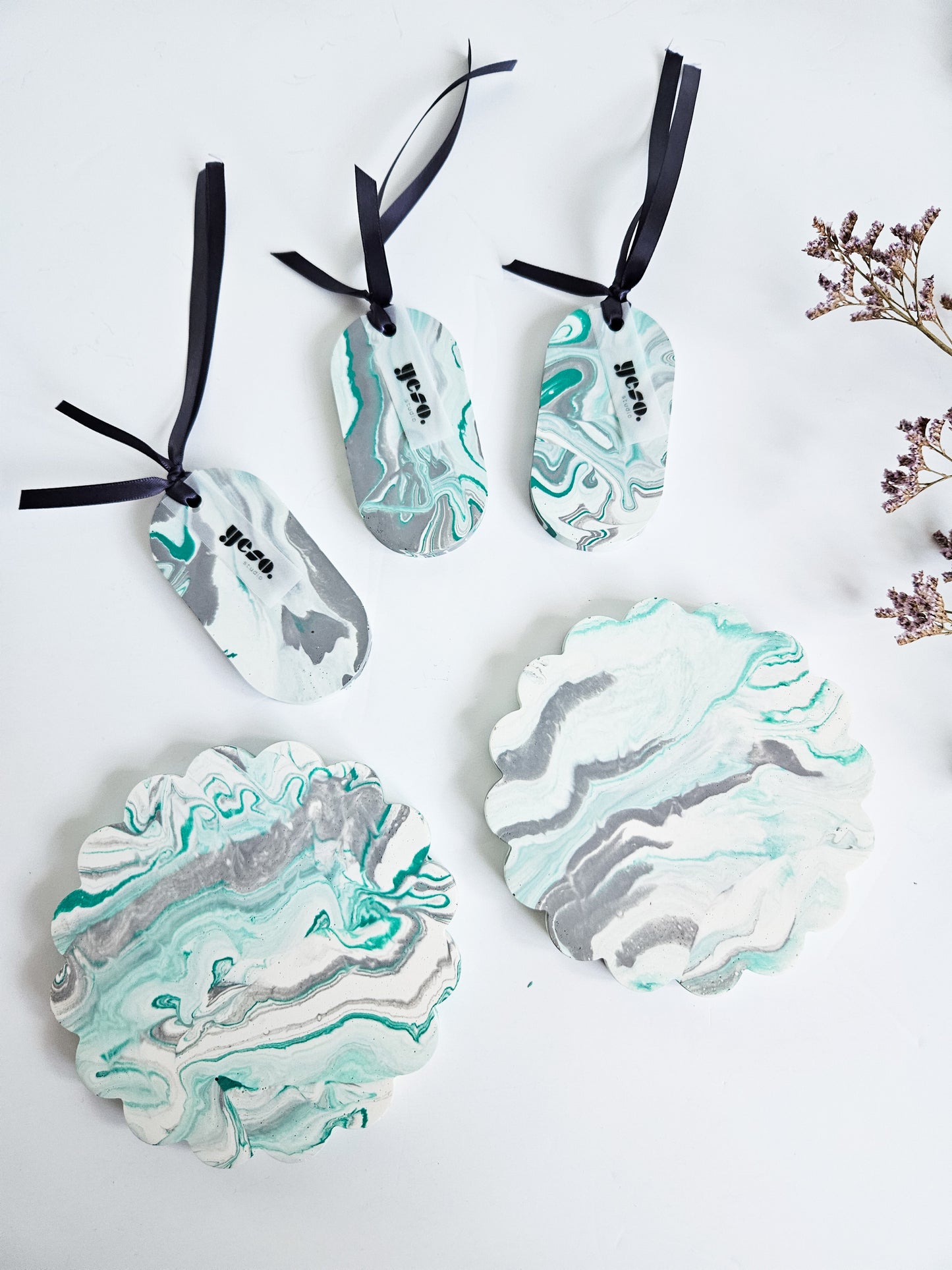 Bold Grey & Green Marble – Set of 3 Oval Aroma Stone Tag Diffusers