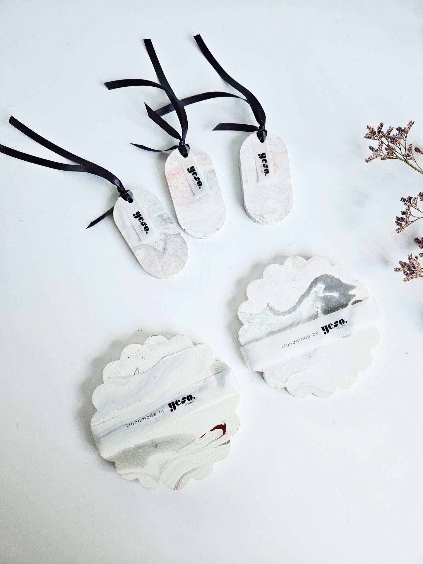 Soft & Subtle Marble – Set of 3 Oval Aroma Stone Tag Diffusers