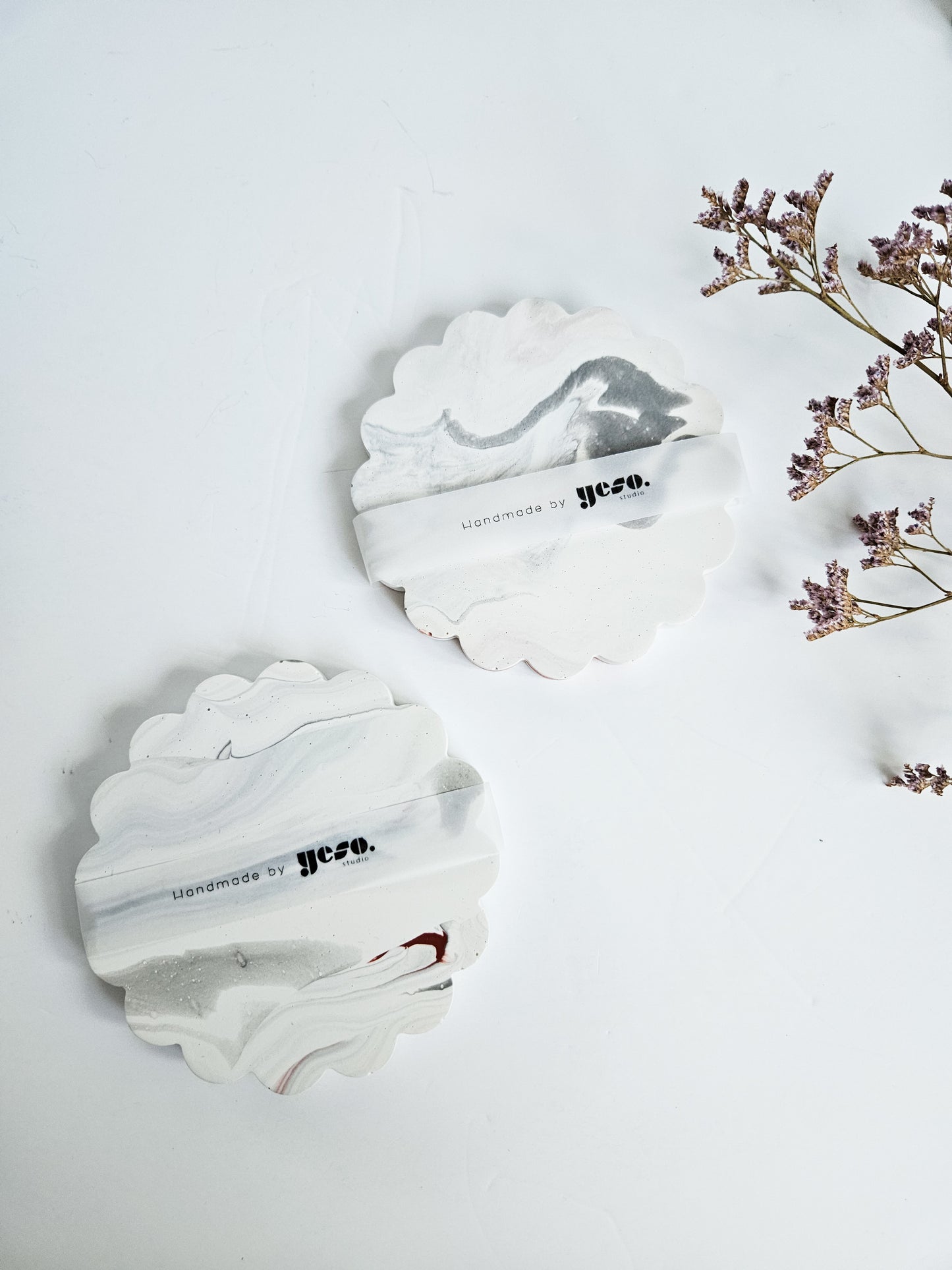 Set of 2 Round Scalloped Coasters - Marble Effect - White with Grey & Hint of Red