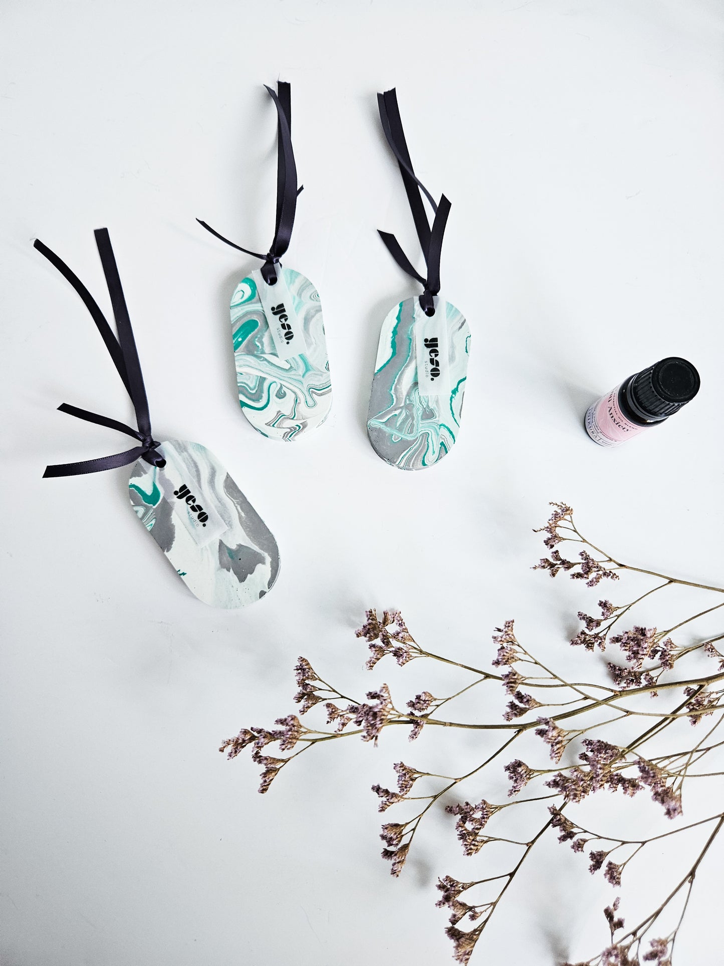 Bold Grey & Green Marble – Set of 3 Oval Aroma Stone Tag Diffusers