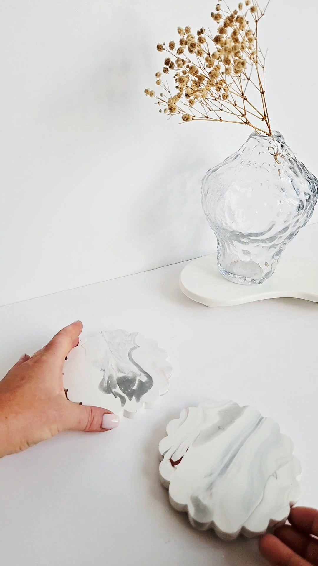Set of 2 Round Scalloped Coasters - Marble Effect - White with Grey & Hint of Red