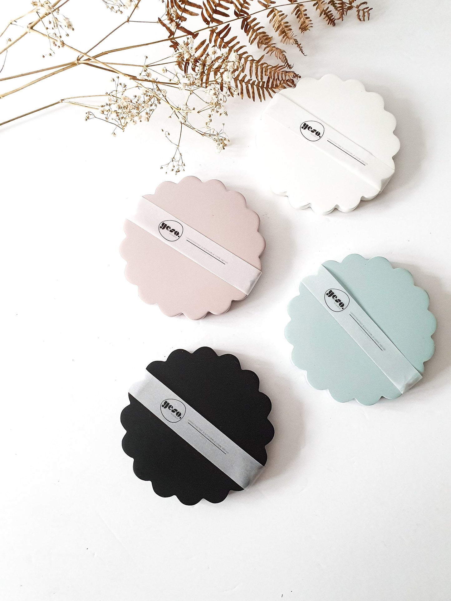 YESOstudio Original Stylish Scallop-Edged Coasters Set