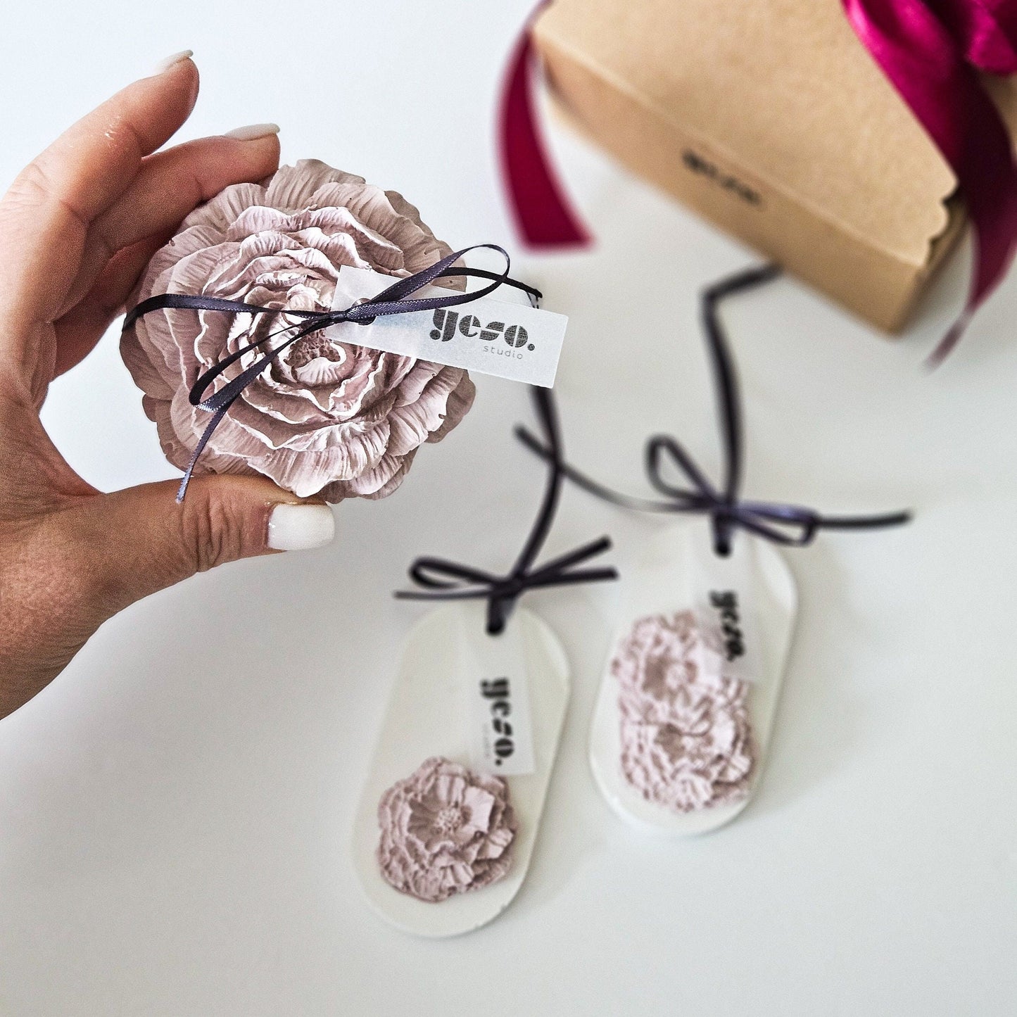 YESOstudio Peony Essential Oil Diffuser with delicate Floral Aroma Tags Gift Set