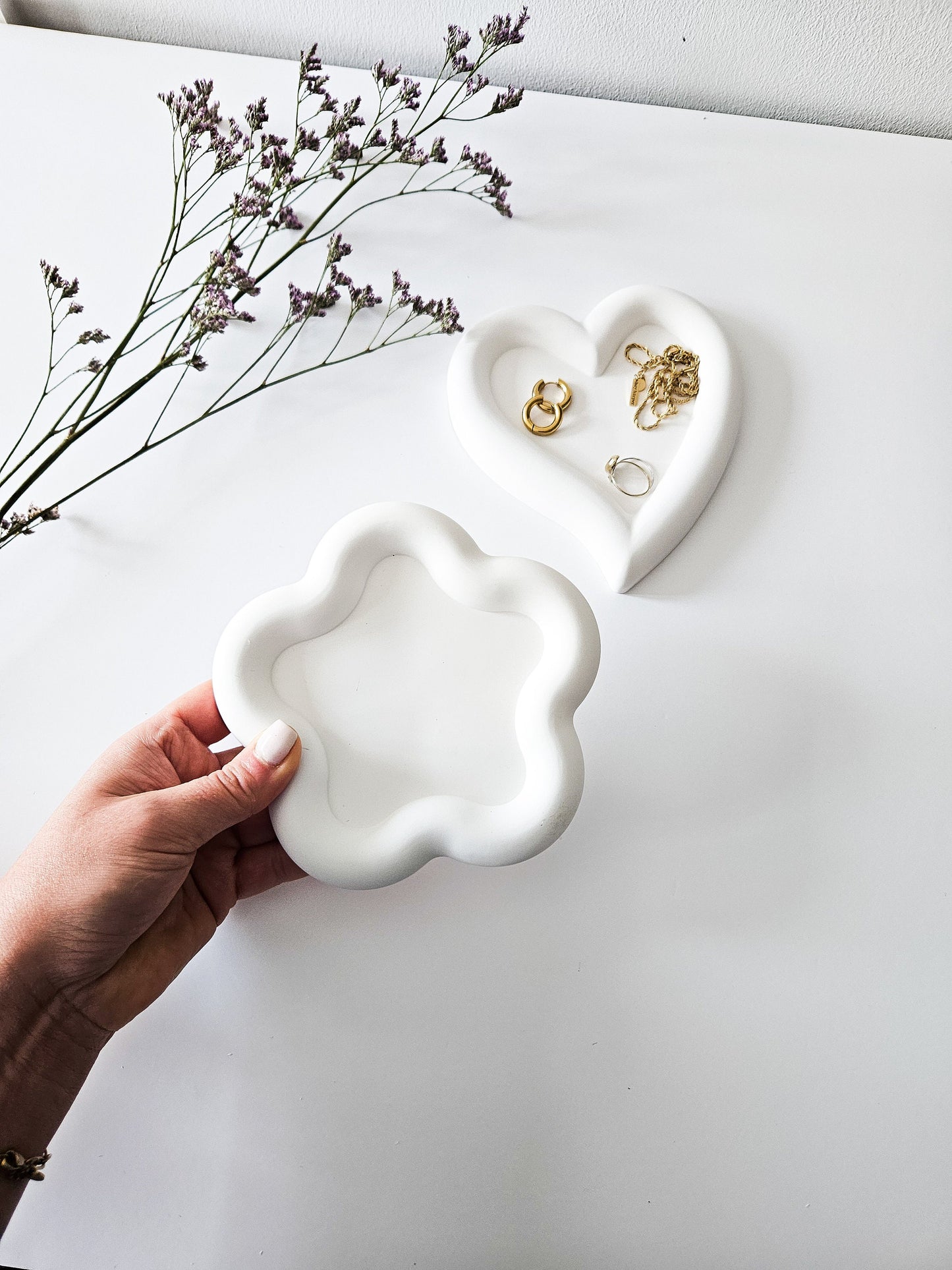 YESOstudio Chunky Flower-Shaped Trinket Tray
