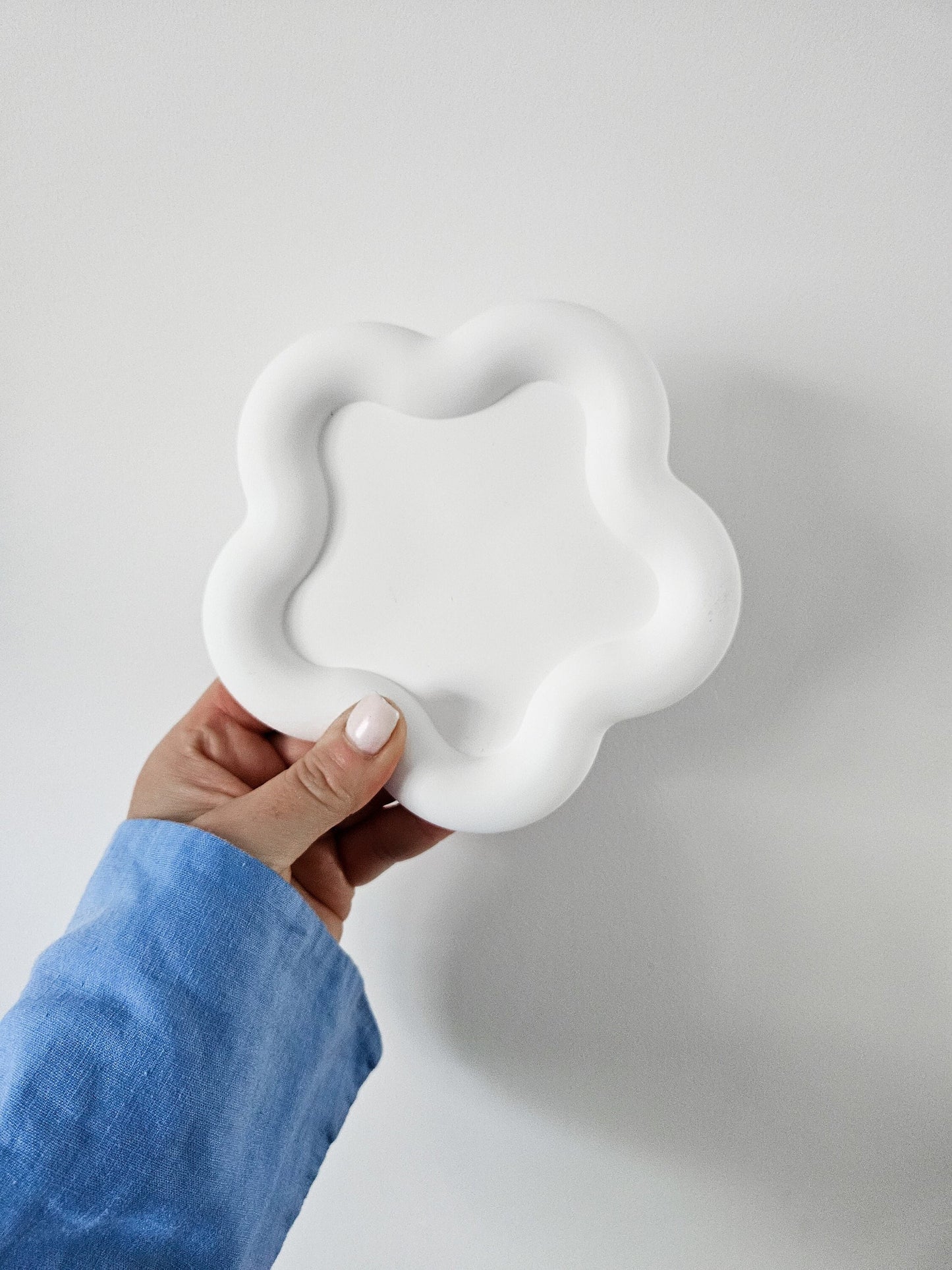 YESOstudio Chunky Flower-Shaped Catch-All Tray