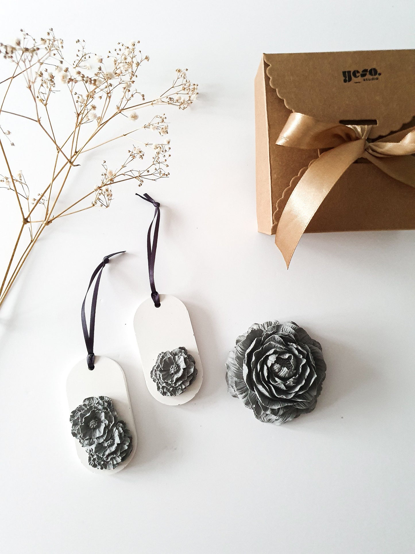 YESOstudio Peony Essential Oil Diffuser with delicate Floral Aroma Tags Gift Set