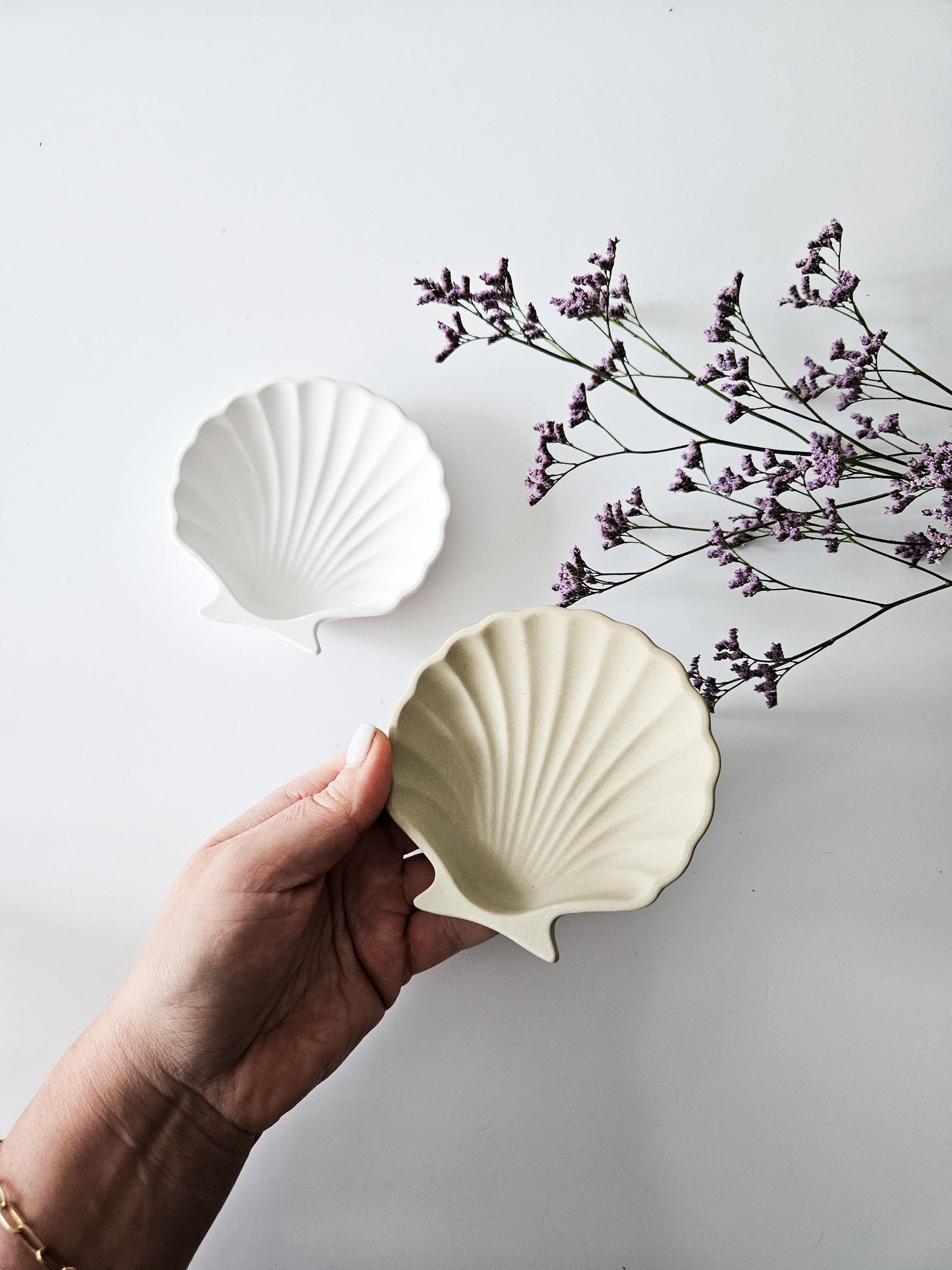 YESOstudio Seashell-Shaped Trinket Dish