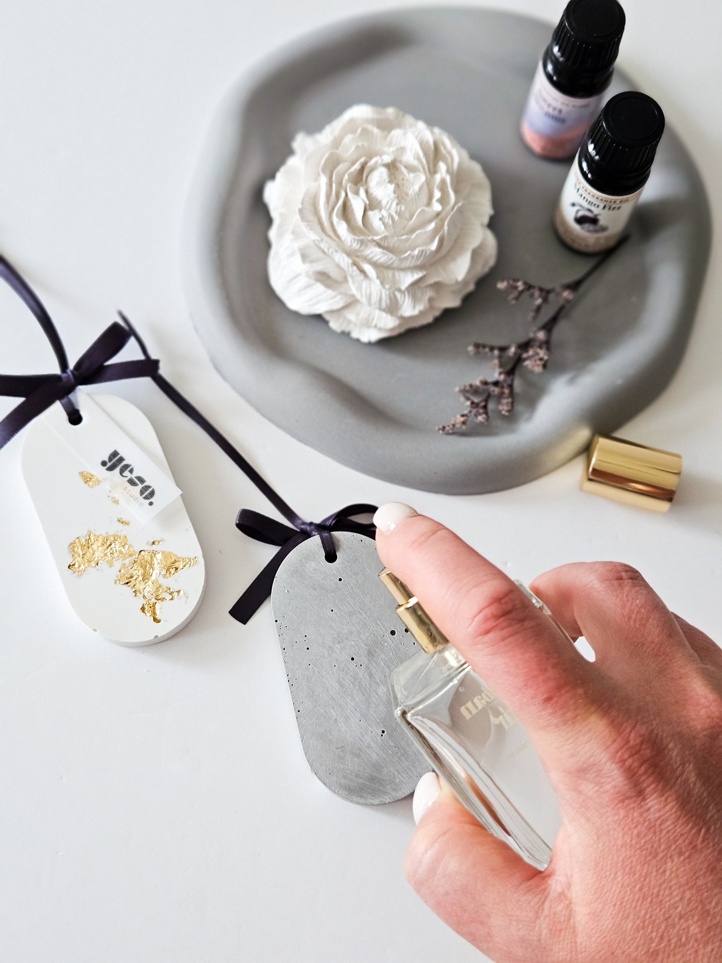 YESOstudio Handcrafted Sparkly Aroma Stone Tag Diffusers Gift Set