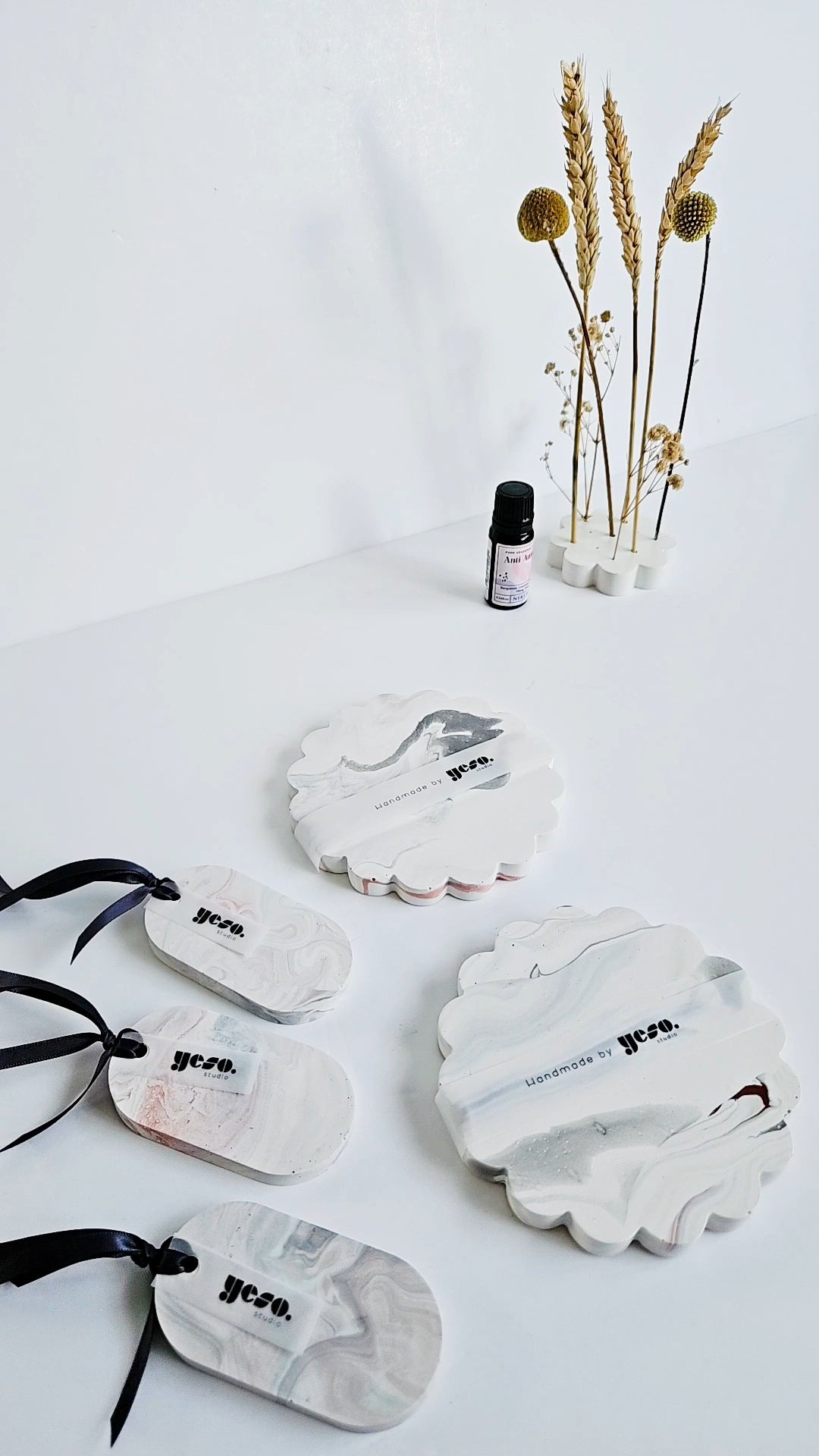 Soft & Subtle Marble – Set of 3 Oval Aroma Stone Tag Diffusers