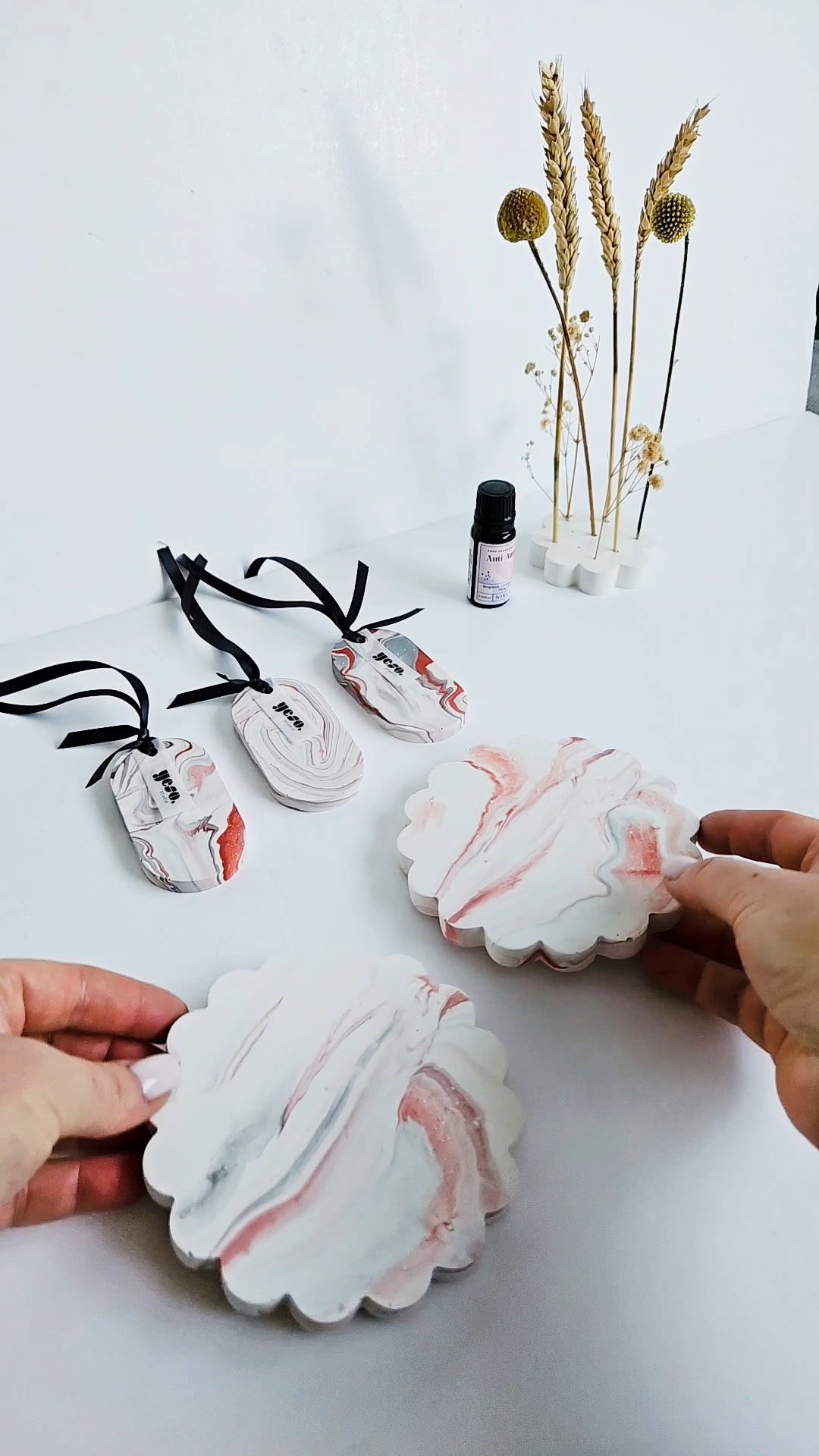 Bold Marble Effect – Set of 3 Oval Aroma Stone Tag Diffusers