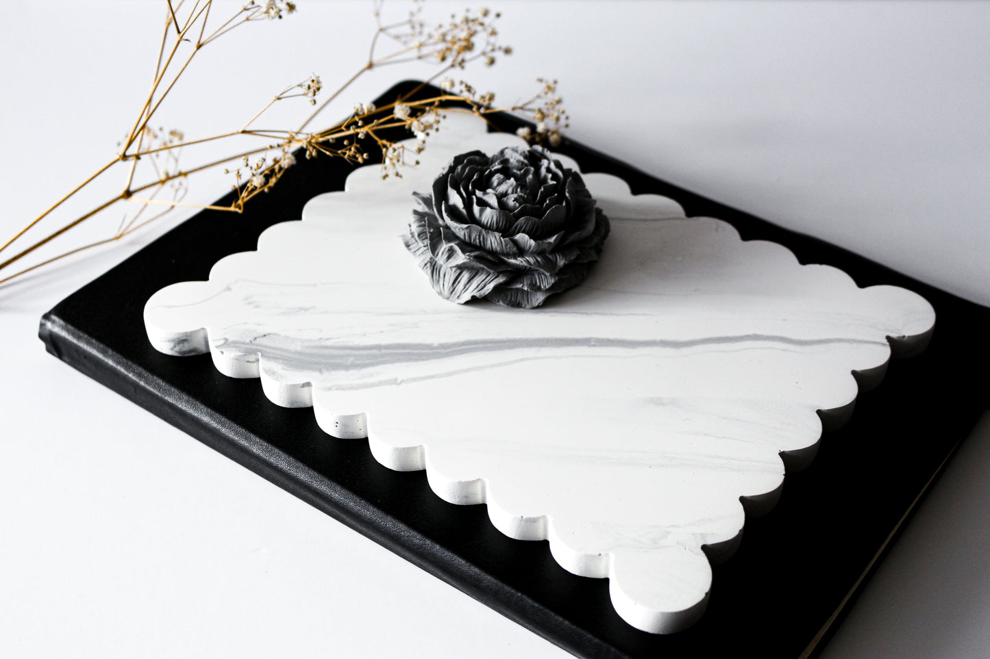 YESOstudio Elegant Scallop Rectangular Decorative Tray