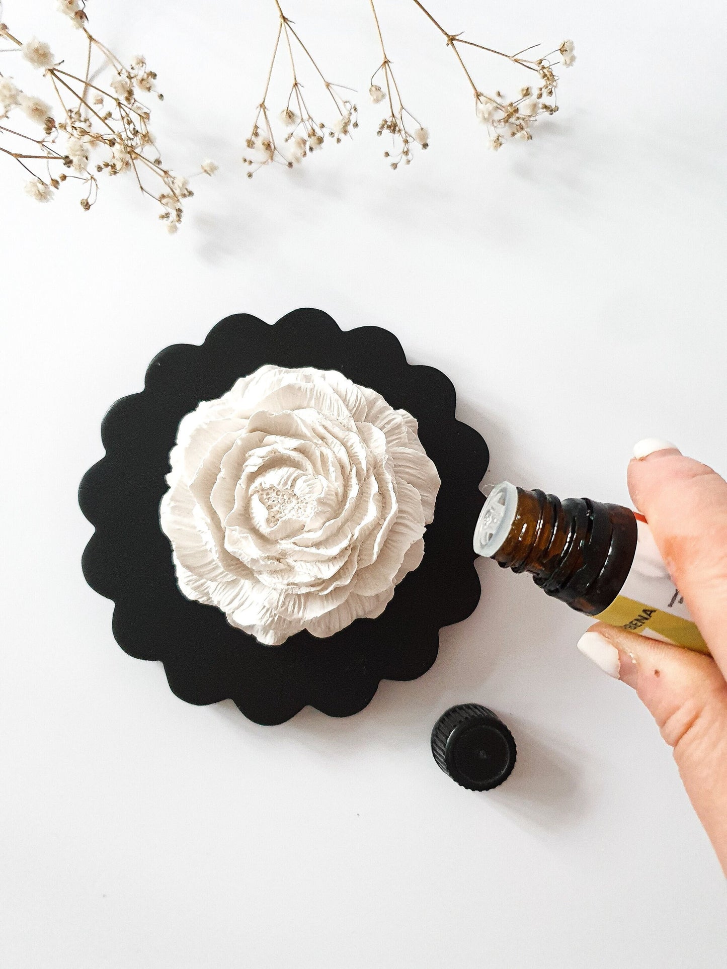 YESOstudio Peony Stone Diffuser and Scallop Coaster Set An Elegant Gift for Any Occasion