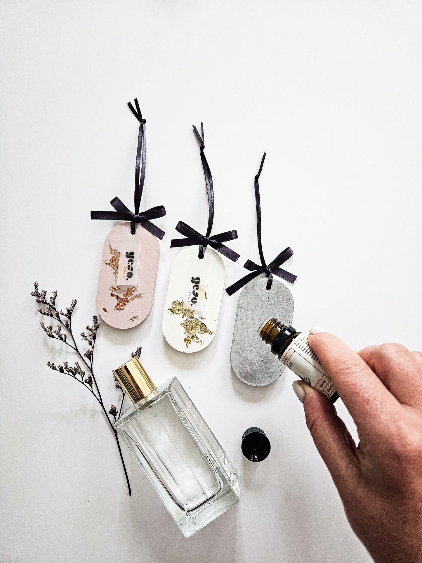 YESOstudio Handcrafted Sparkly Aroma Stone Tag Diffusers Gift Set