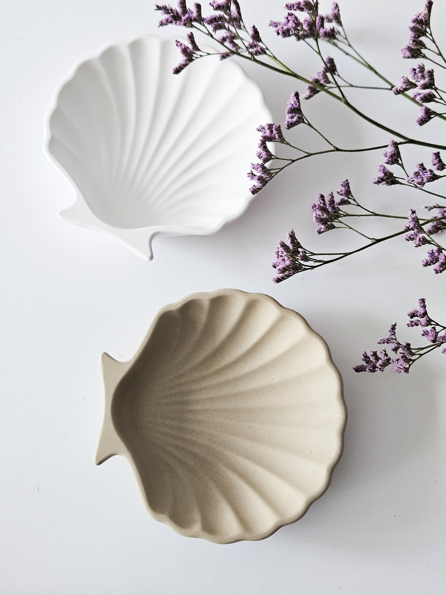 YESOstudio Seashell-Shaped Trinket Dish