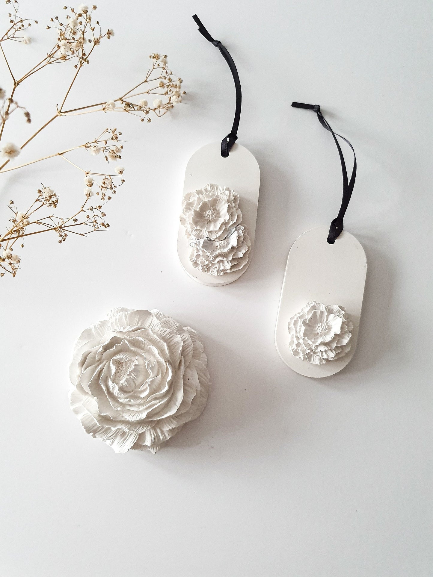 YESOstudio Peony Essential Oil Diffuser with delicate Floral Aroma Tags Gift Set